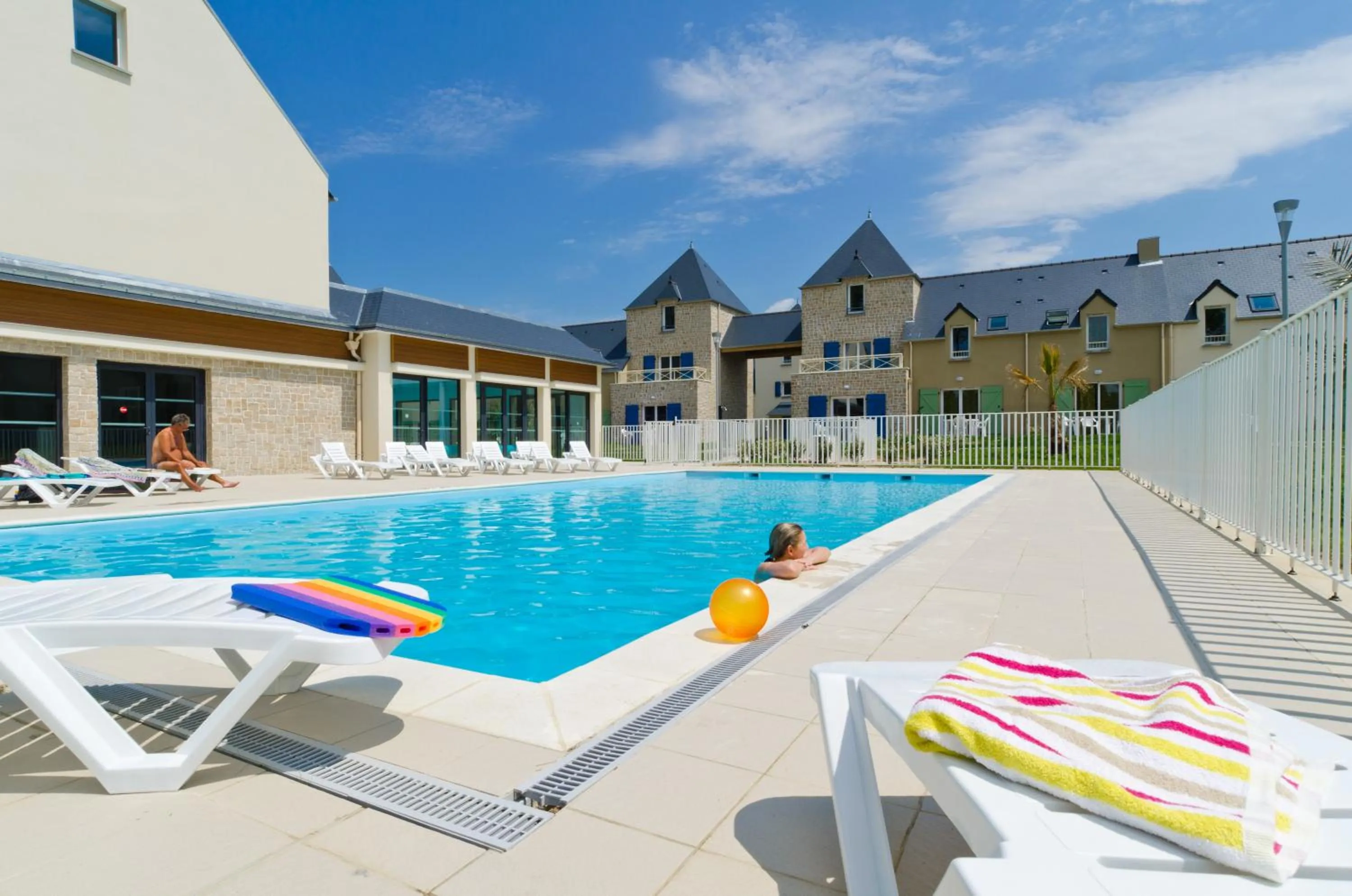 Swimming pool in Résidence Goélia Le Domaine des Mauriers