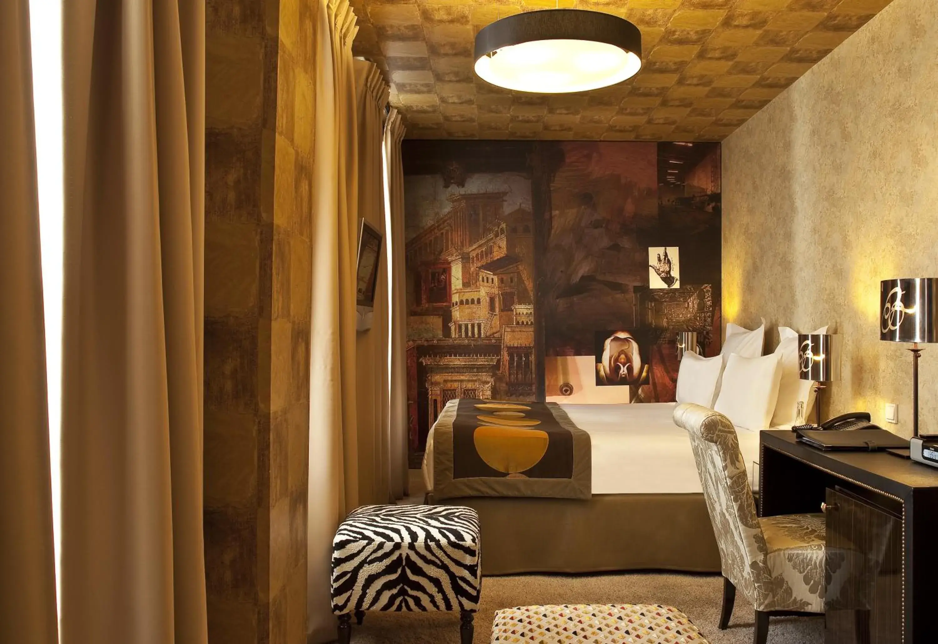 Privilege Double or Twin Room in Hôtel Le Bellechasse Saint-Germain Privilege Double or Twin Room in Hôtel Le Bellechasse Saint-Germain