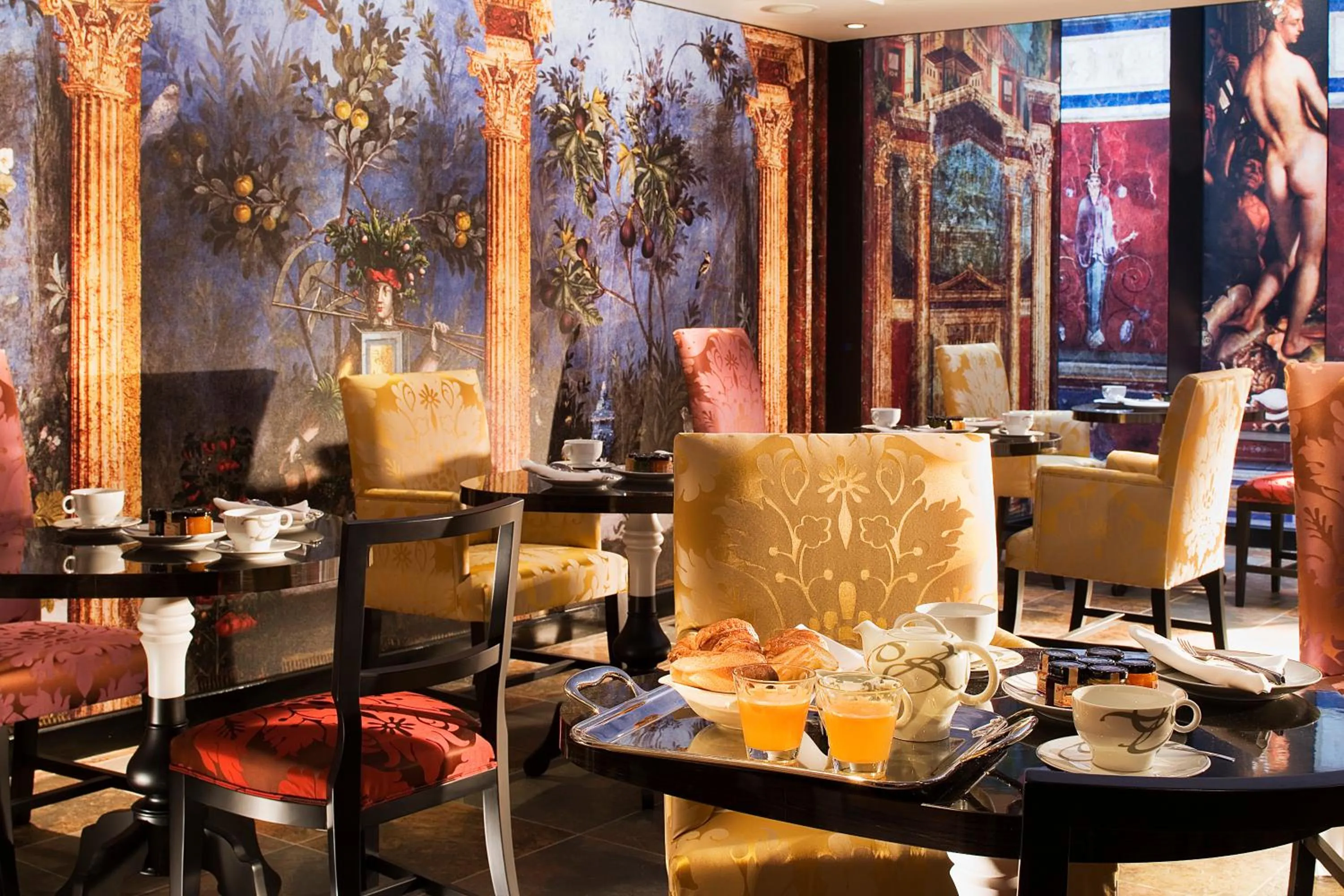 Restaurant/places to eat in Hôtel Le Bellechasse Saint-Germain