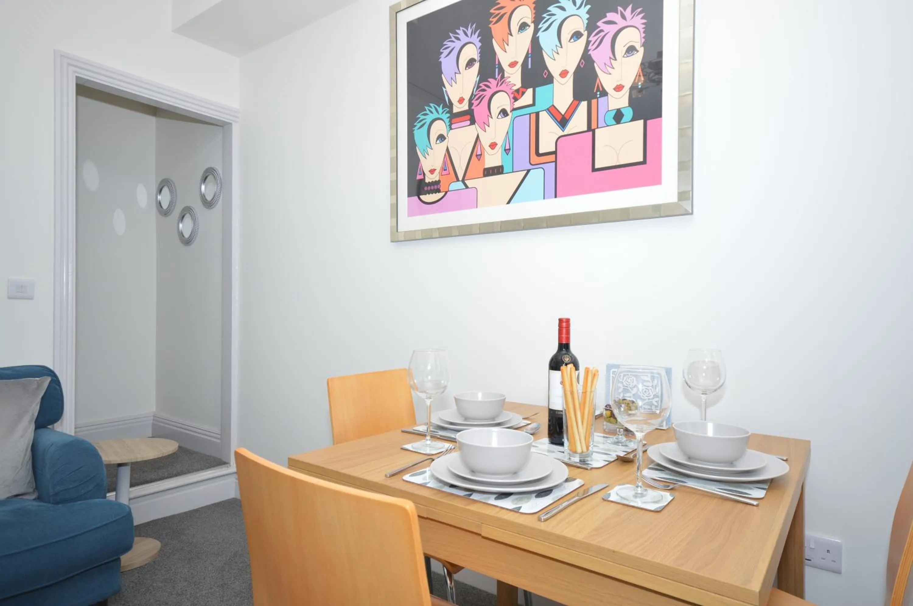 Lexicon House - 4 bedrooms 3 bathrooms