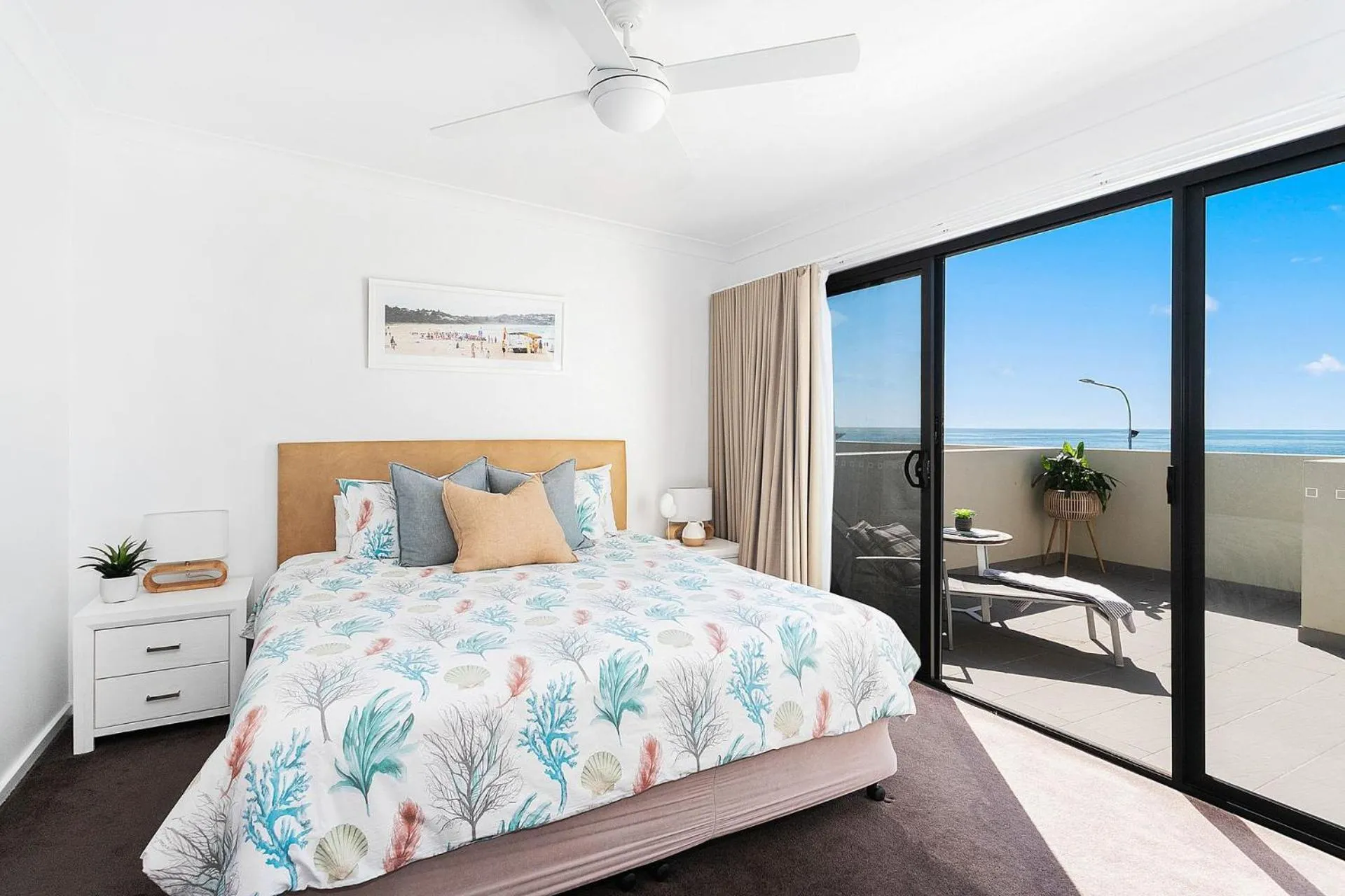 Bed in Mollymook Luxury Beachfront Apartment 10