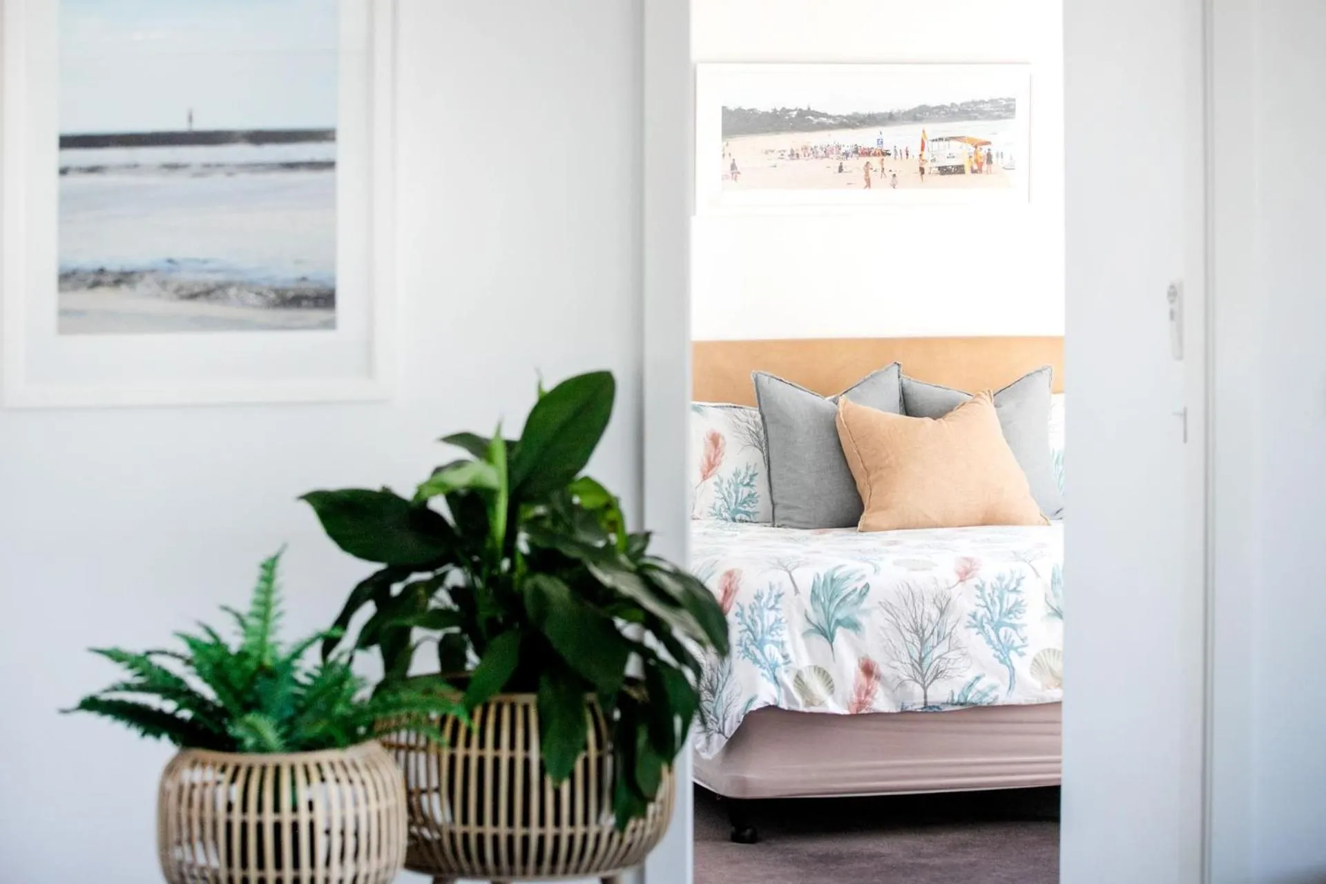 Bedroom, Bed in Mollymook Luxury Beachfront Apartment 10
