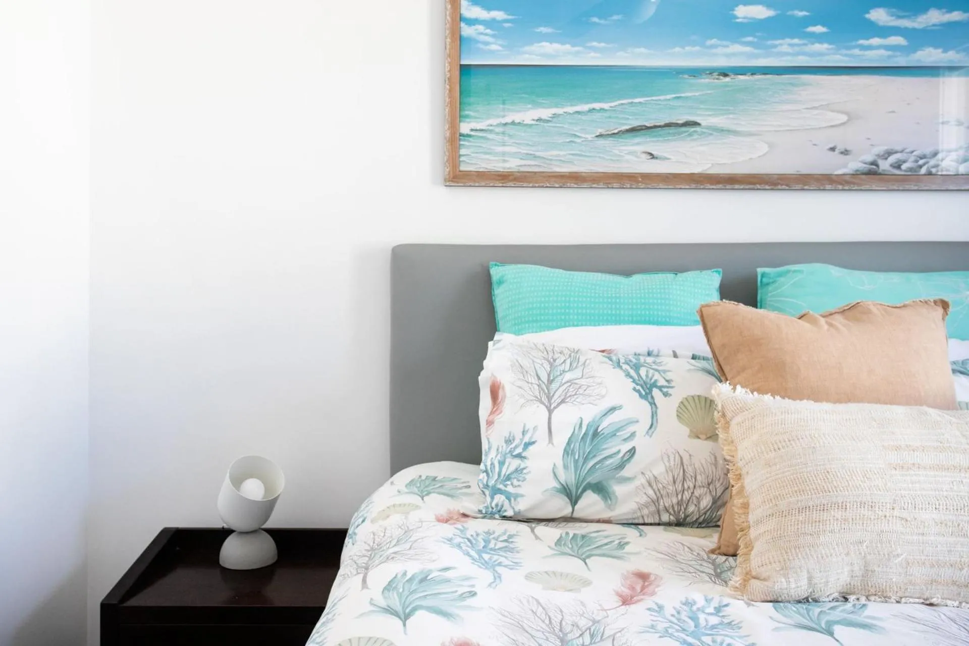 Bed in Mollymook Luxury Beachfront Apartment 10