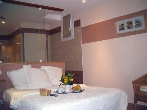 Photo of the whole room, Bed in Hôtel La Renaissance