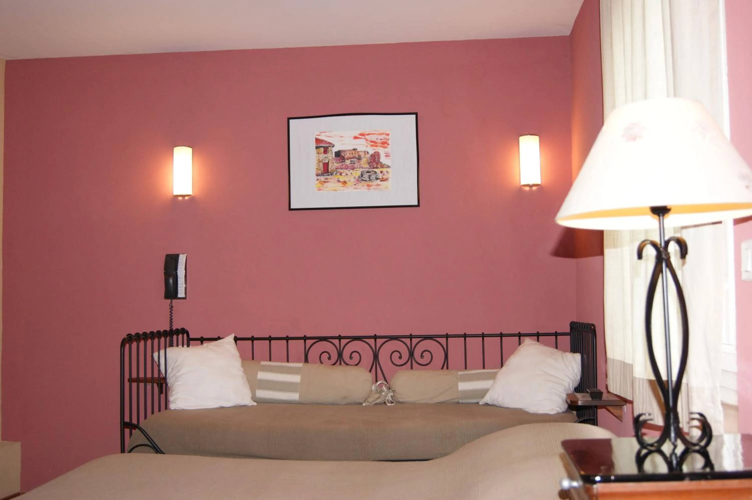 Photo of the whole room, Bed in Hôtel La Renaissance