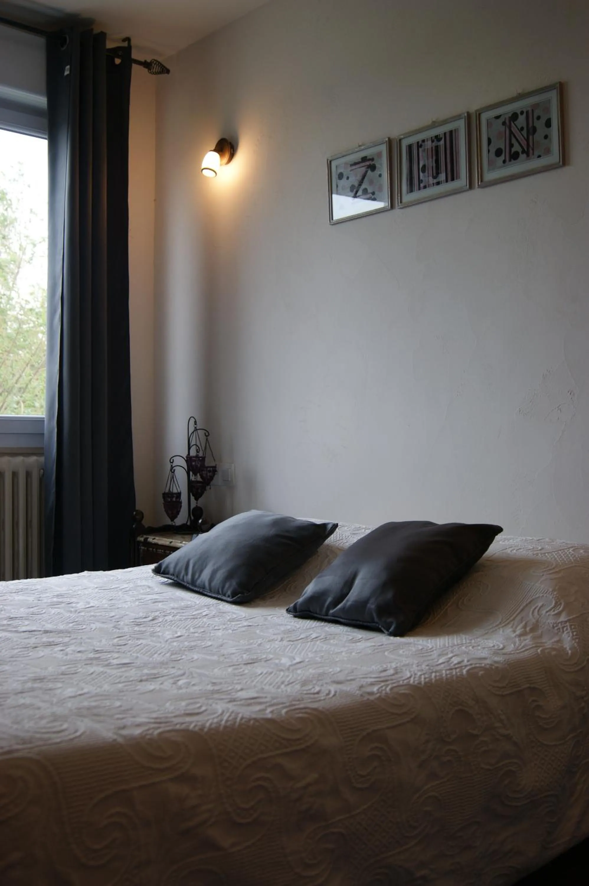 Photo of the whole room, Bed in Hôtel La Renaissance