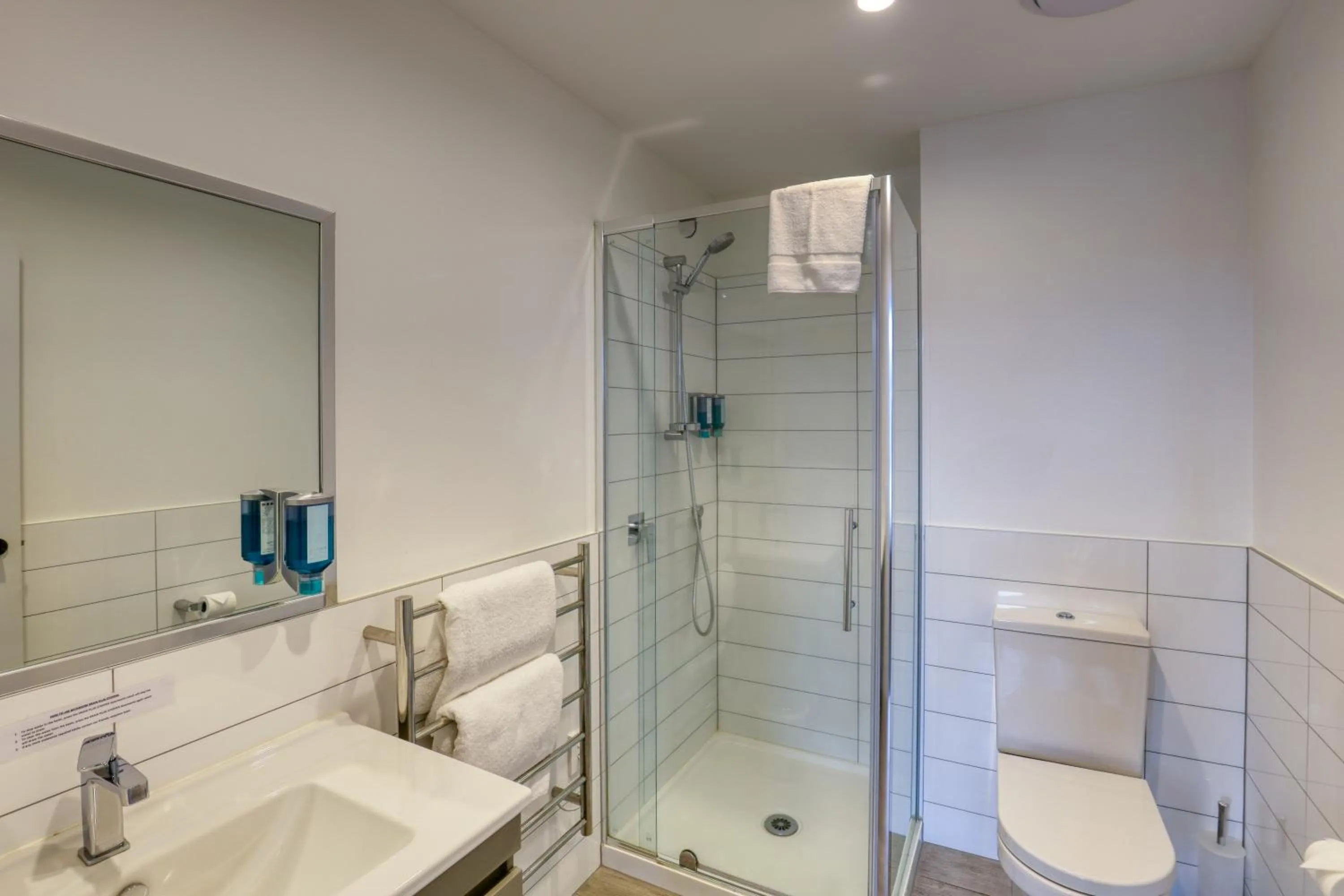 Ramada Suites By Wyndham Victoria Street West