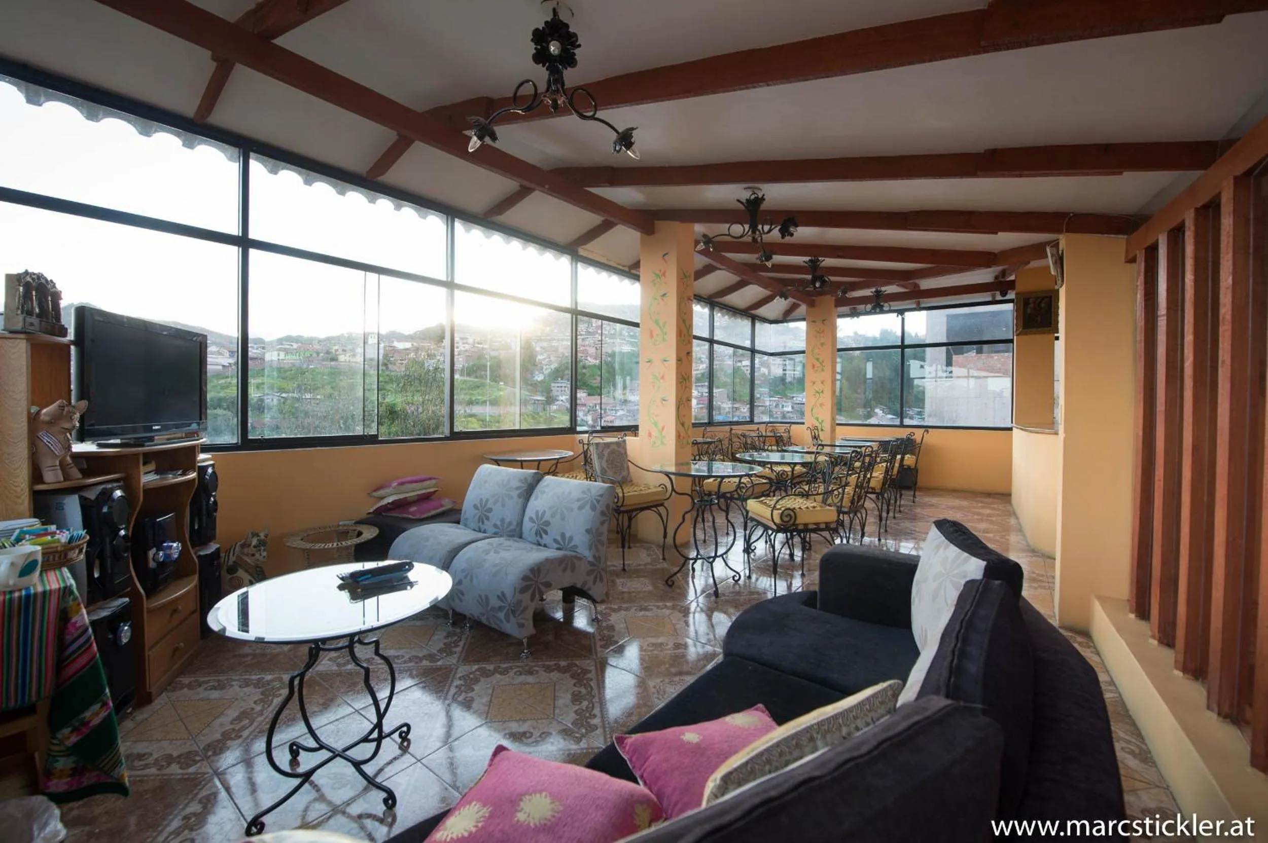 Lounge or bar in Hostal Qolqampata