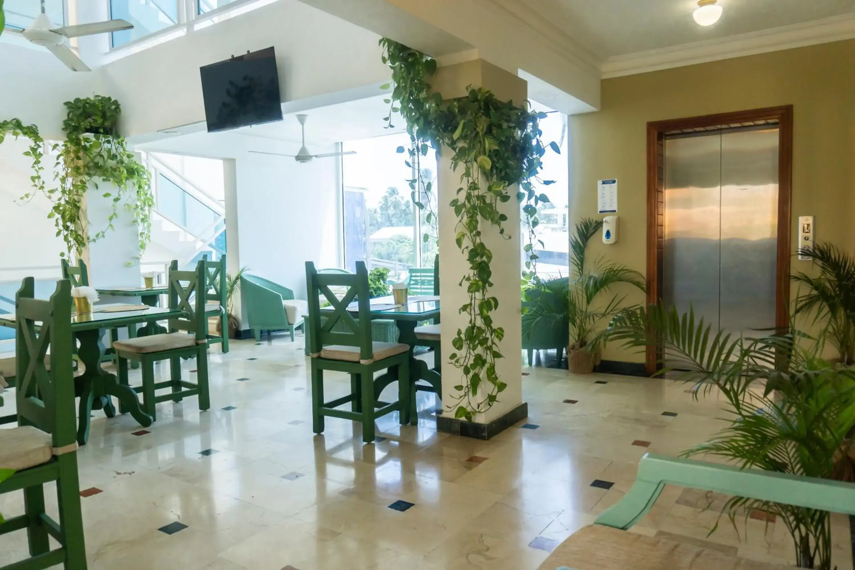 Restaurant/places to eat in Green Coast Hotel Restaurant/places to eat in Green Coast Hotel