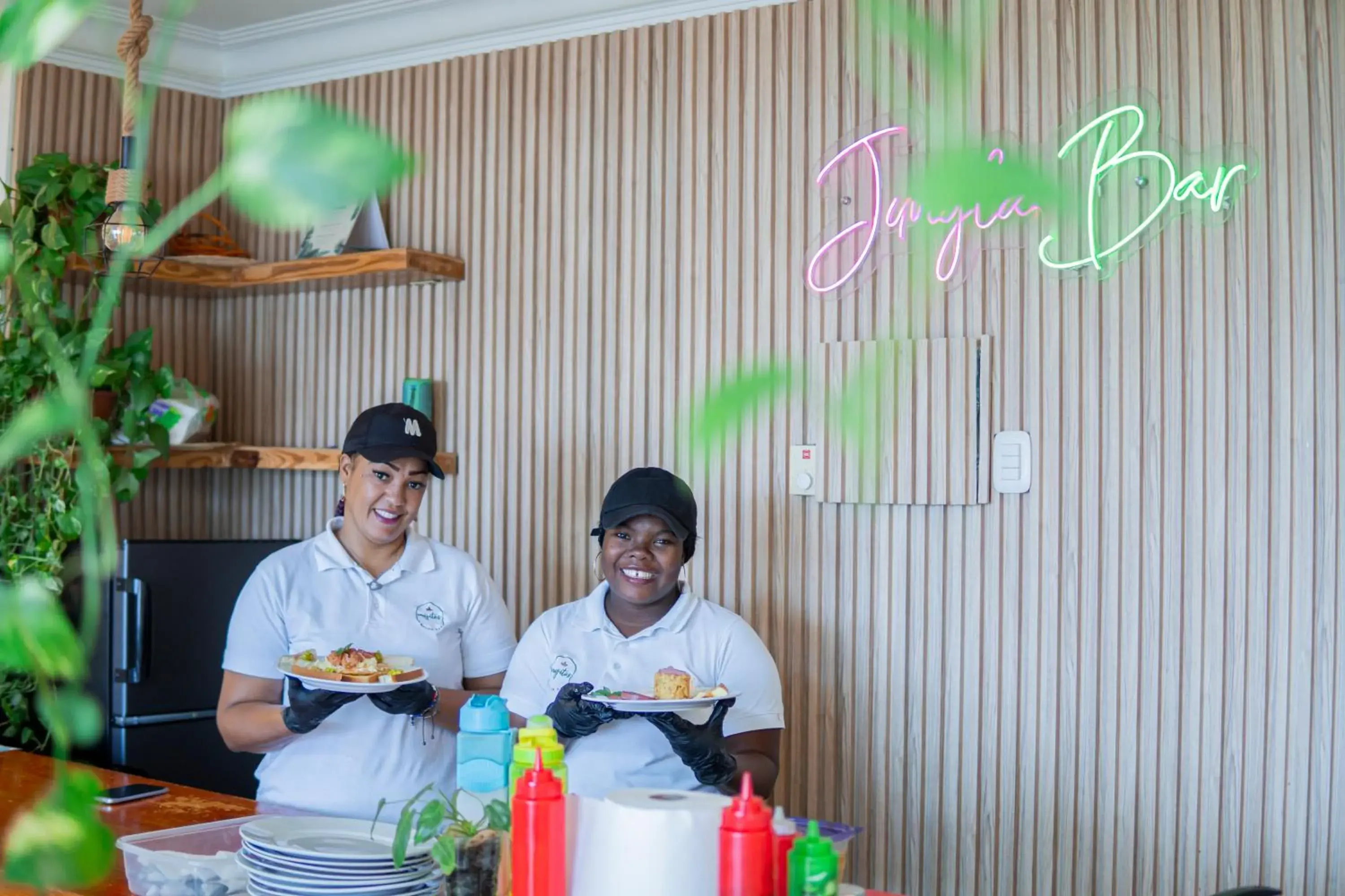 Restaurant/places to eat in Green Coast Hotel Restaurant/places to eat in Green Coast Hotel