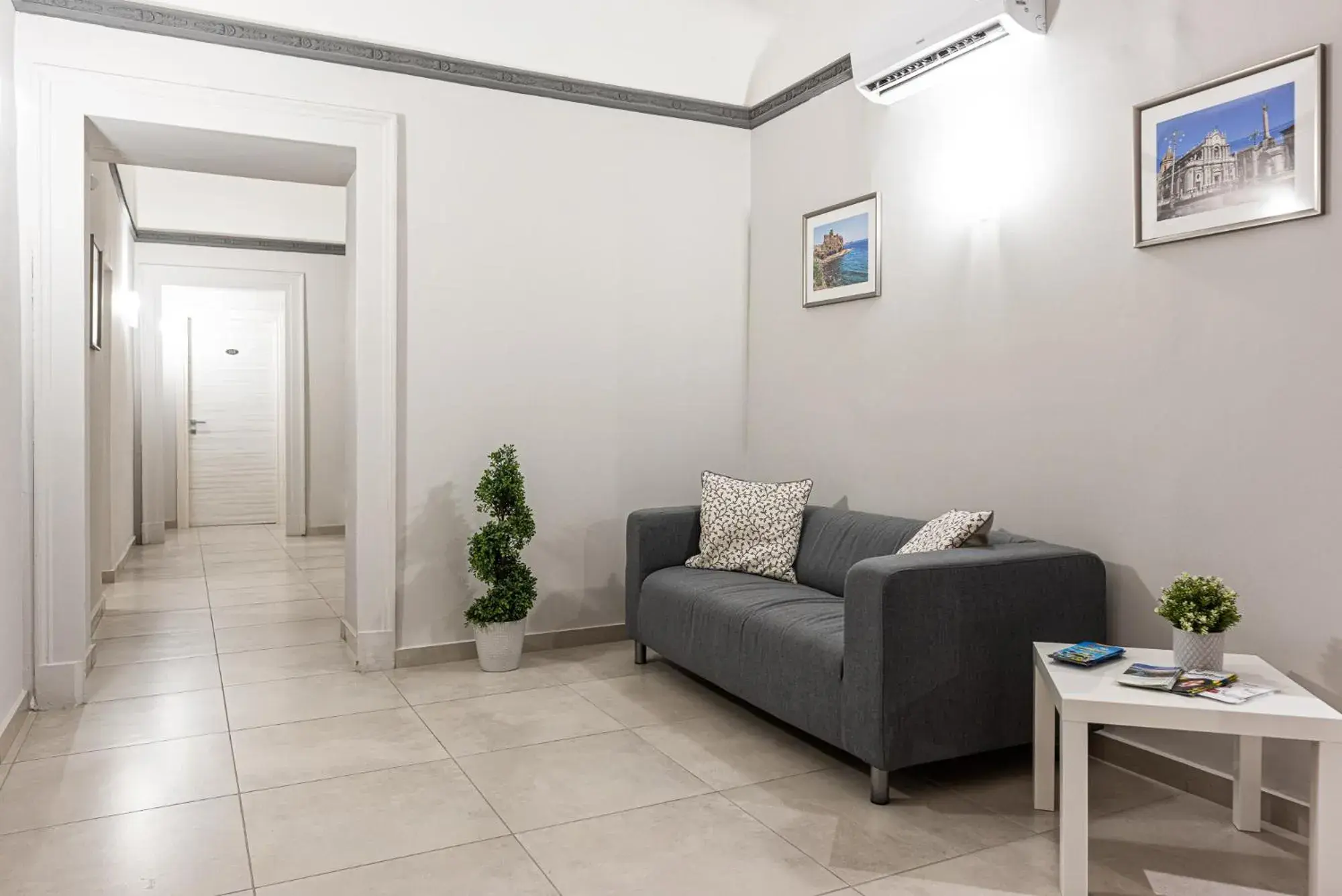 Lobby or reception in Hotel Costanza Lobby or reception in Hotel Costanza