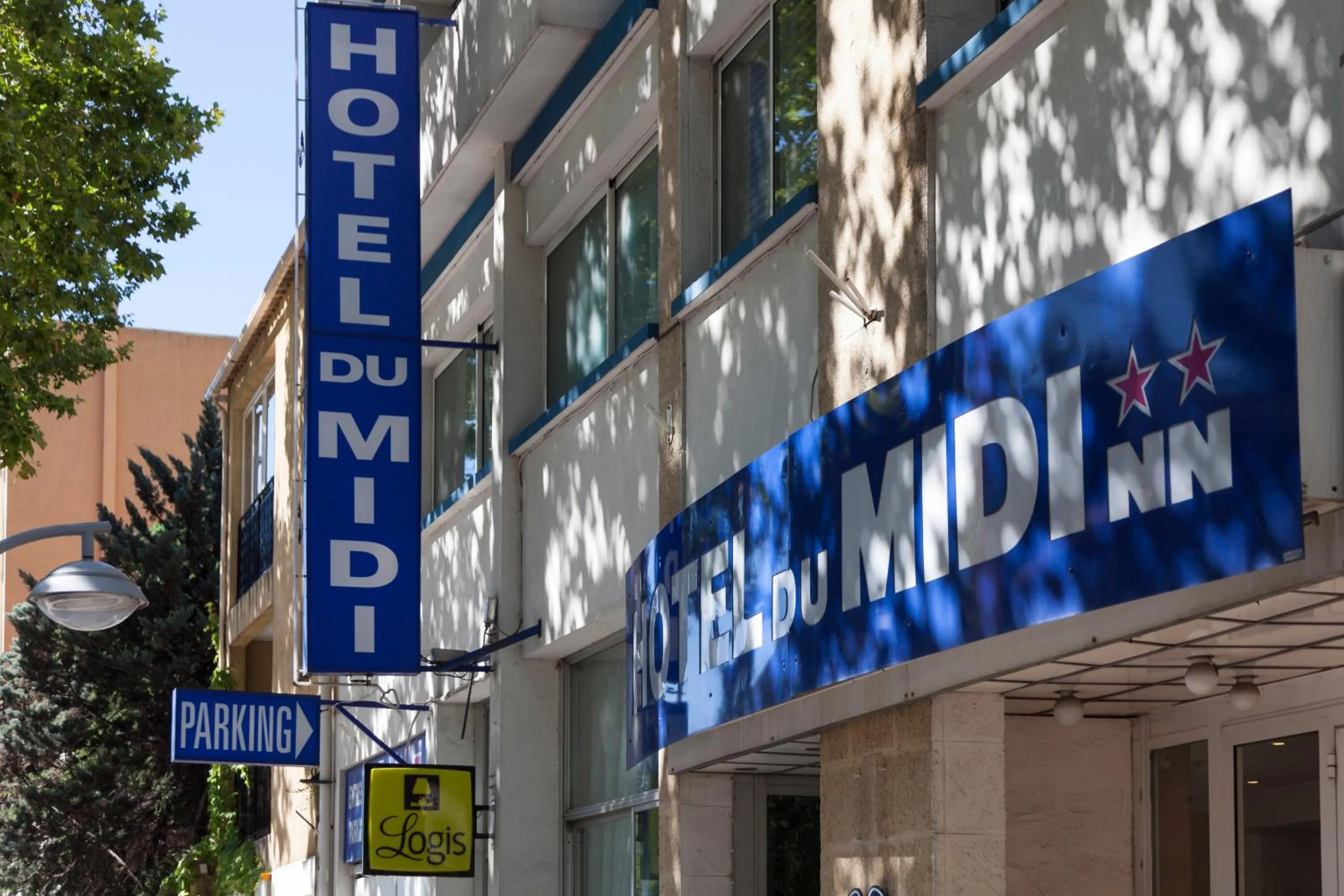 Facade/entrance in Logis Hotel du Midi