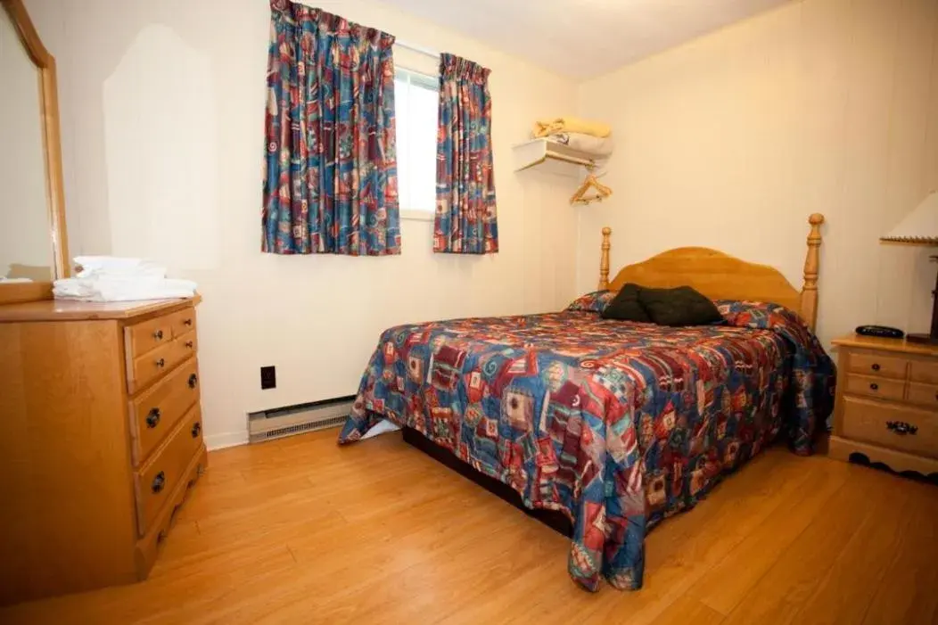 Two-Bedroom Chalet - Pet Friendly in Dundee Resort & Golf Club Two-Bedroom Chalet - Pet Friendly in Dundee Resort & Golf Club