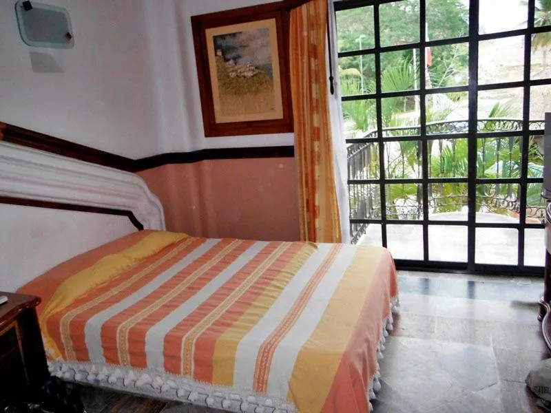 Bed in Canadian Resort Huatulco