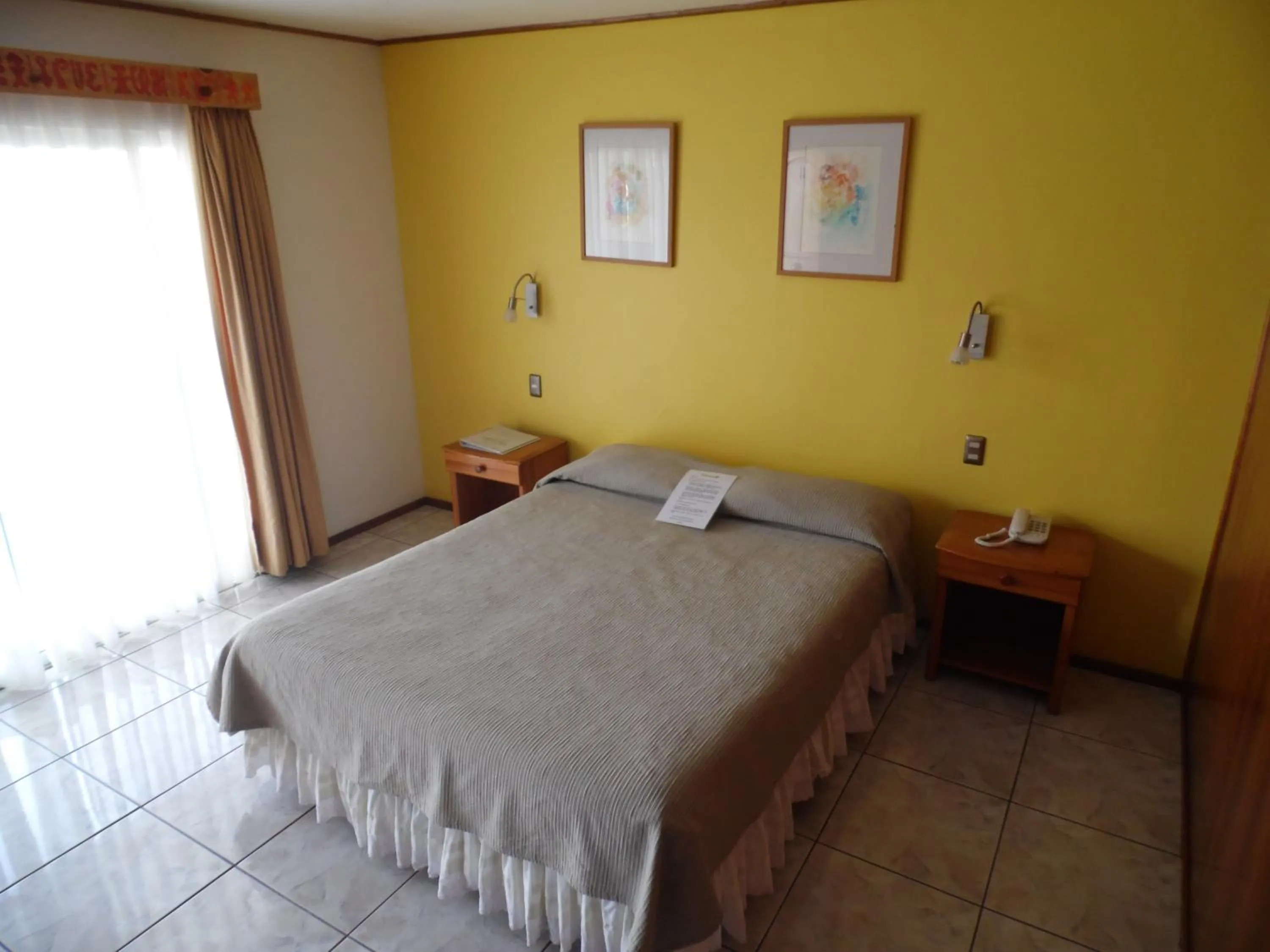 Photo of the whole room, Bed in Hotel Manutara