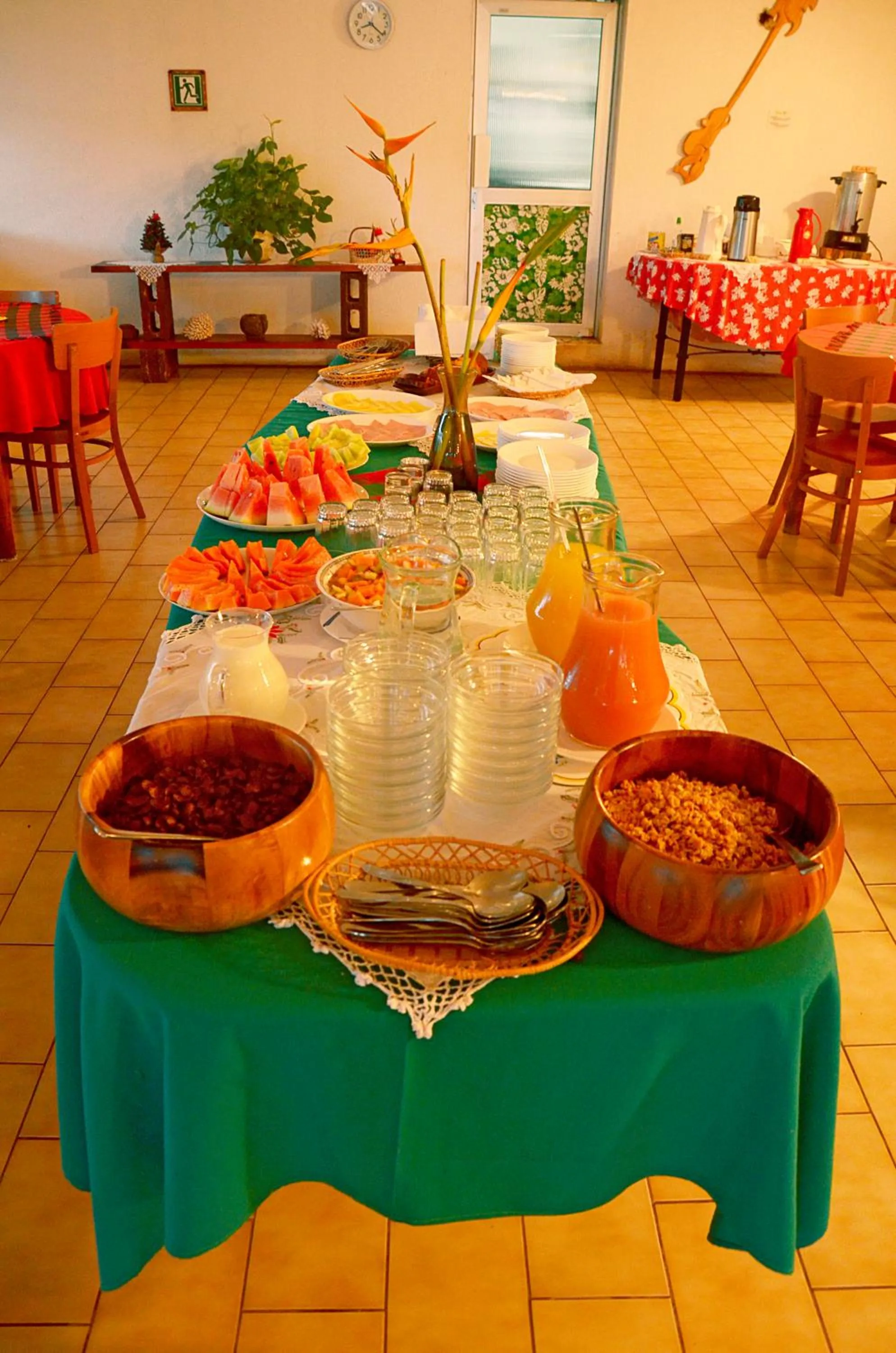 Food and drinks in Hotel Manutara