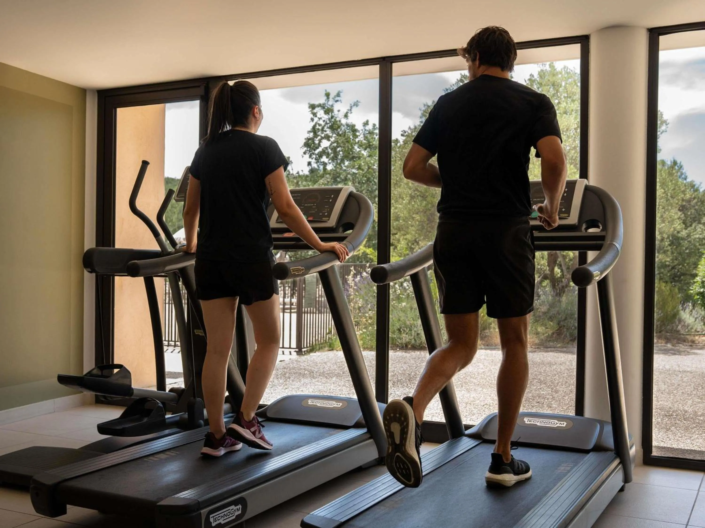 Fitness centre/facilities in Mercure Brignoles Golf de Barbaroux & Spa