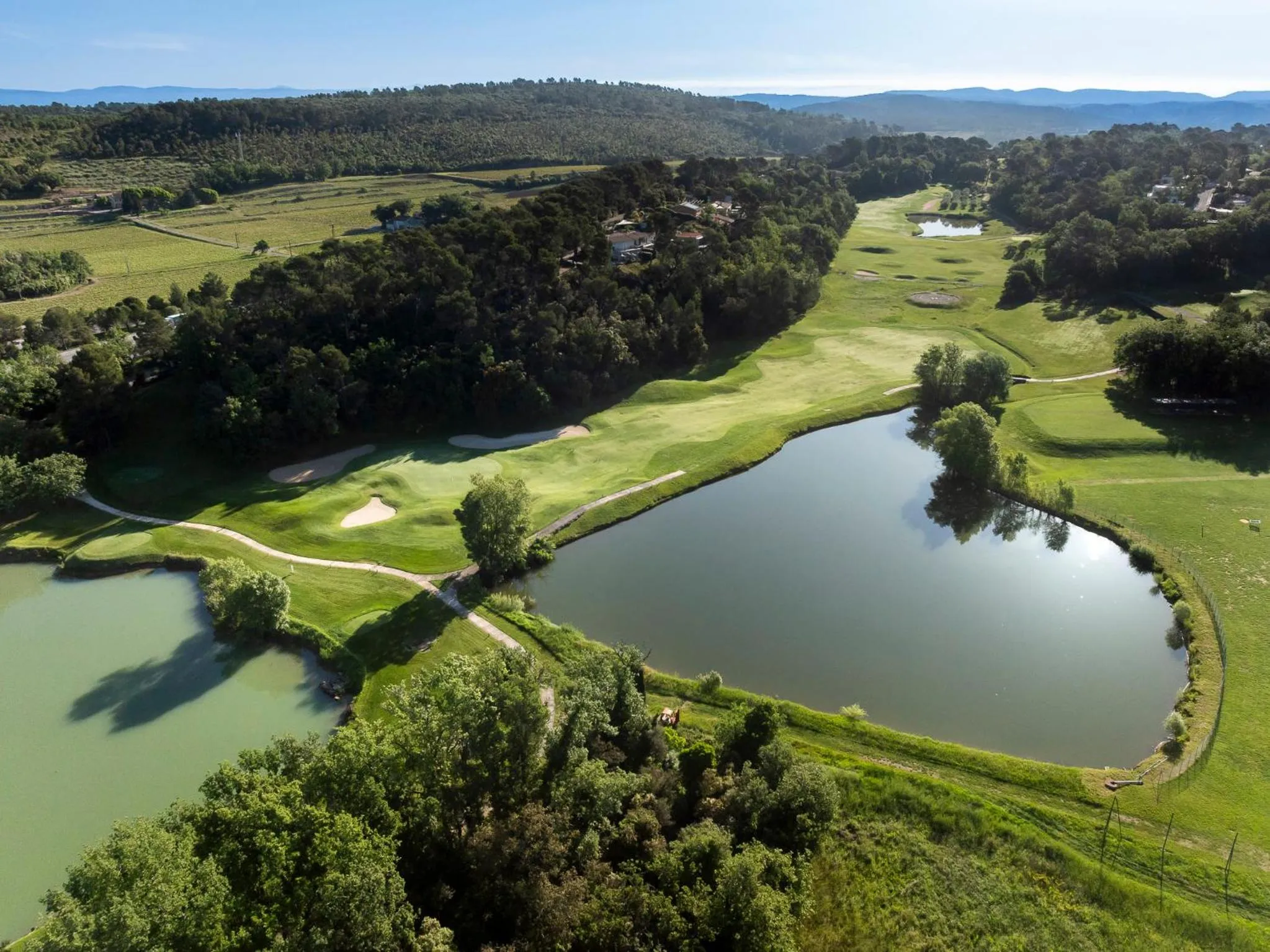 Golfcourse in Mercure Brignoles Golf de Barbaroux & Spa