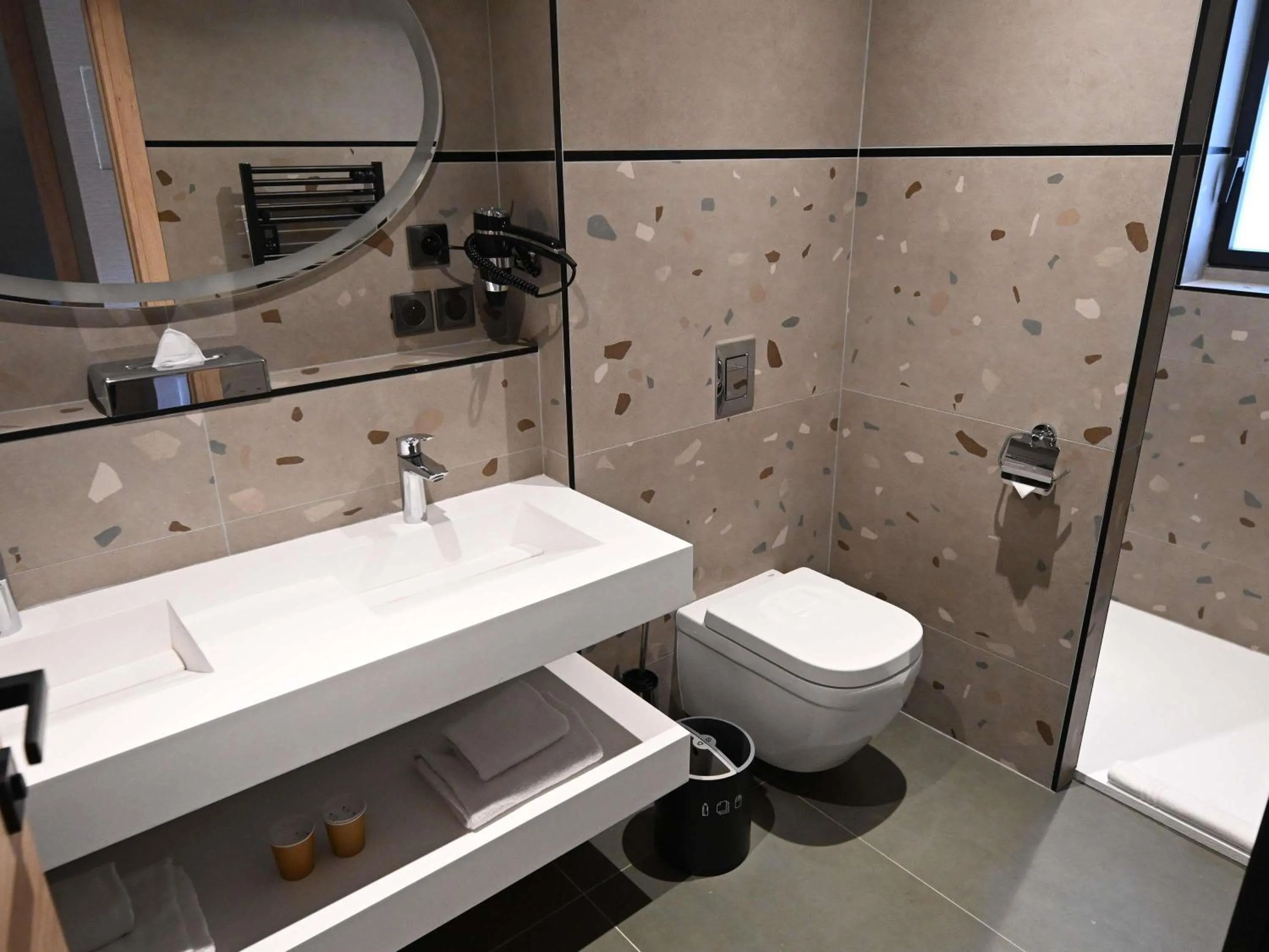 Bedroom in Mercure Brignoles Golf de Barbaroux & Spa