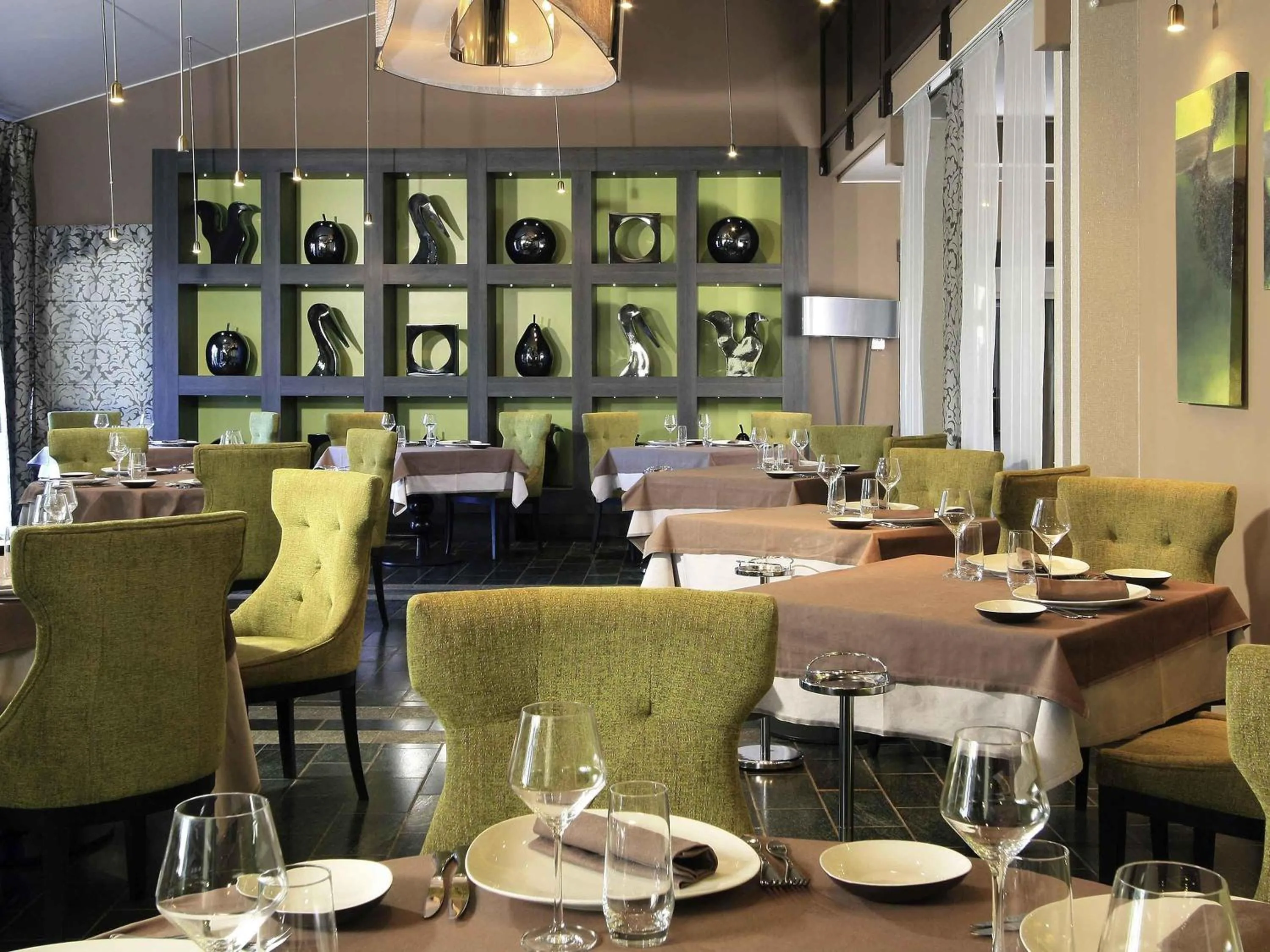 Restaurant/places to eat in Mercure Brignoles Golf de Barbaroux & Spa