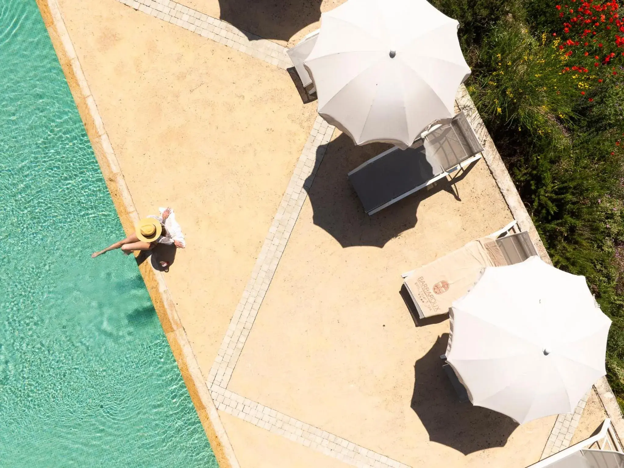 Swimming pool in Mercure Brignoles Golf de Barbaroux & Spa Swimming pool in Mercure Brignoles Golf de Barbaroux & Spa