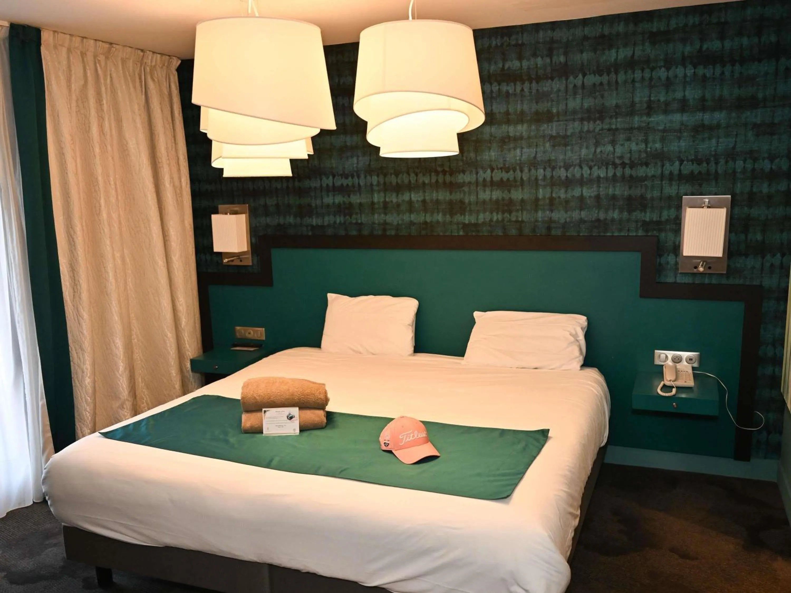 Bedroom, Bed in Mercure Brignoles Golf de Barbaroux & Spa