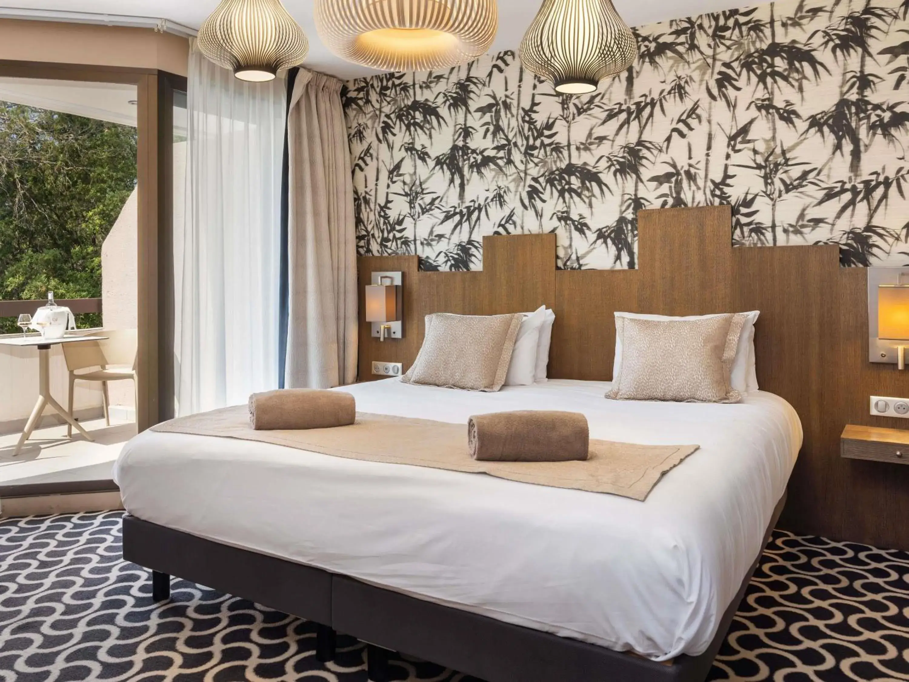 Bedroom, Bed in Mercure Brignoles Golf de Barbaroux & Spa Bedroom, Bed in Mercure Brignoles Golf de Barbaroux & Spa