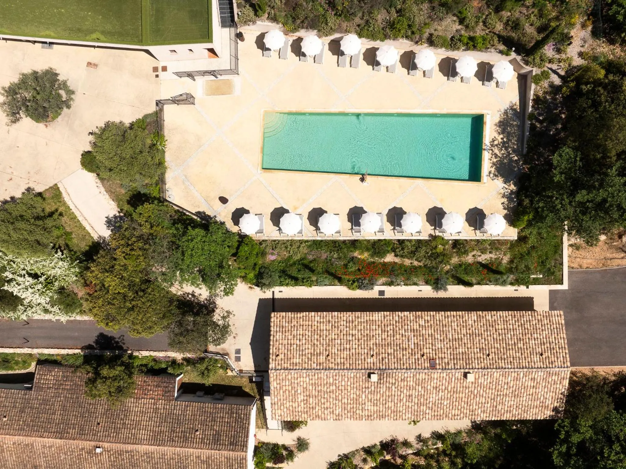 Swimming pool in Mercure Brignoles Golf de Barbaroux & Spa