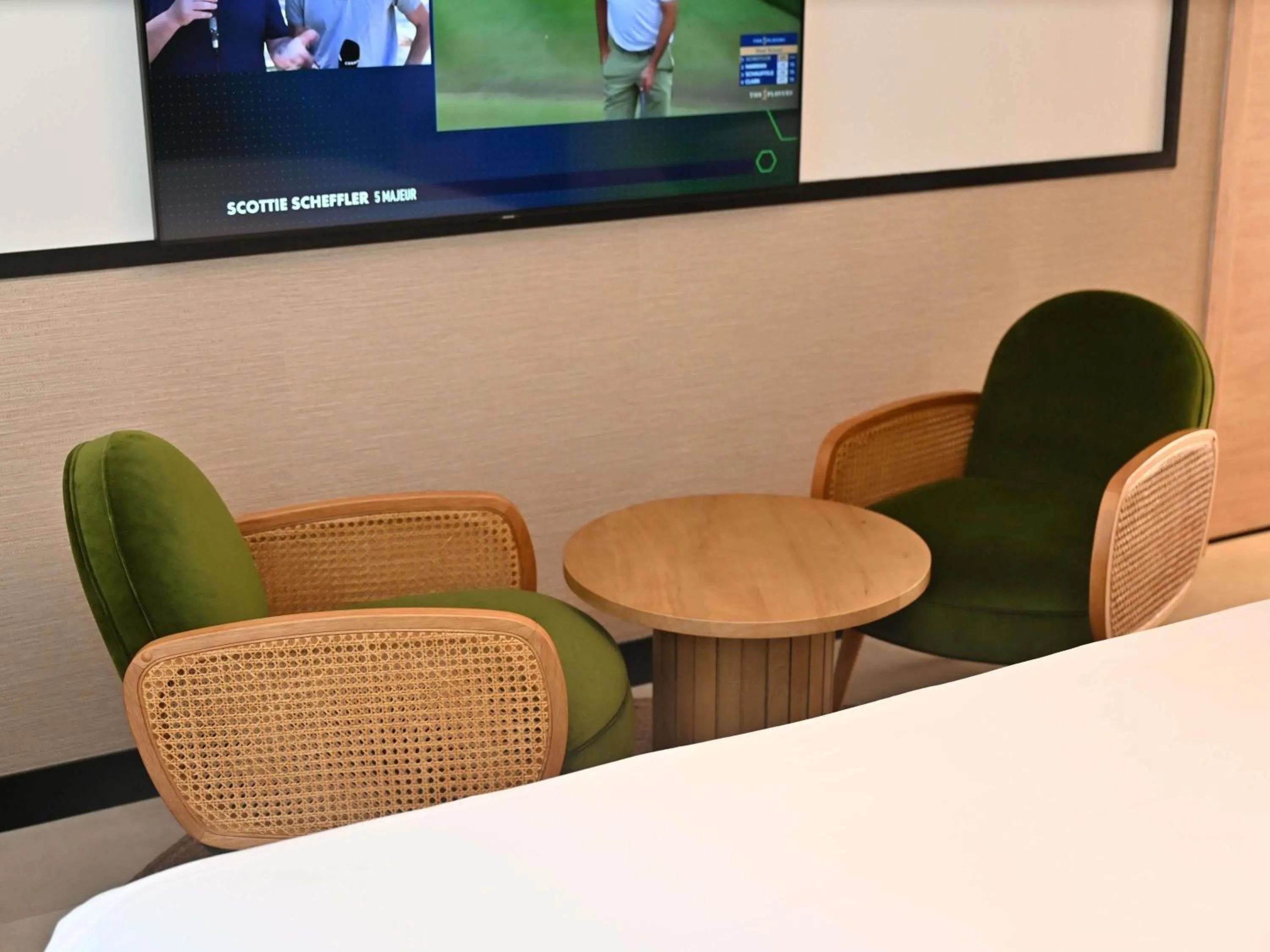 Bedroom in Mercure Brignoles Golf de Barbaroux & Spa