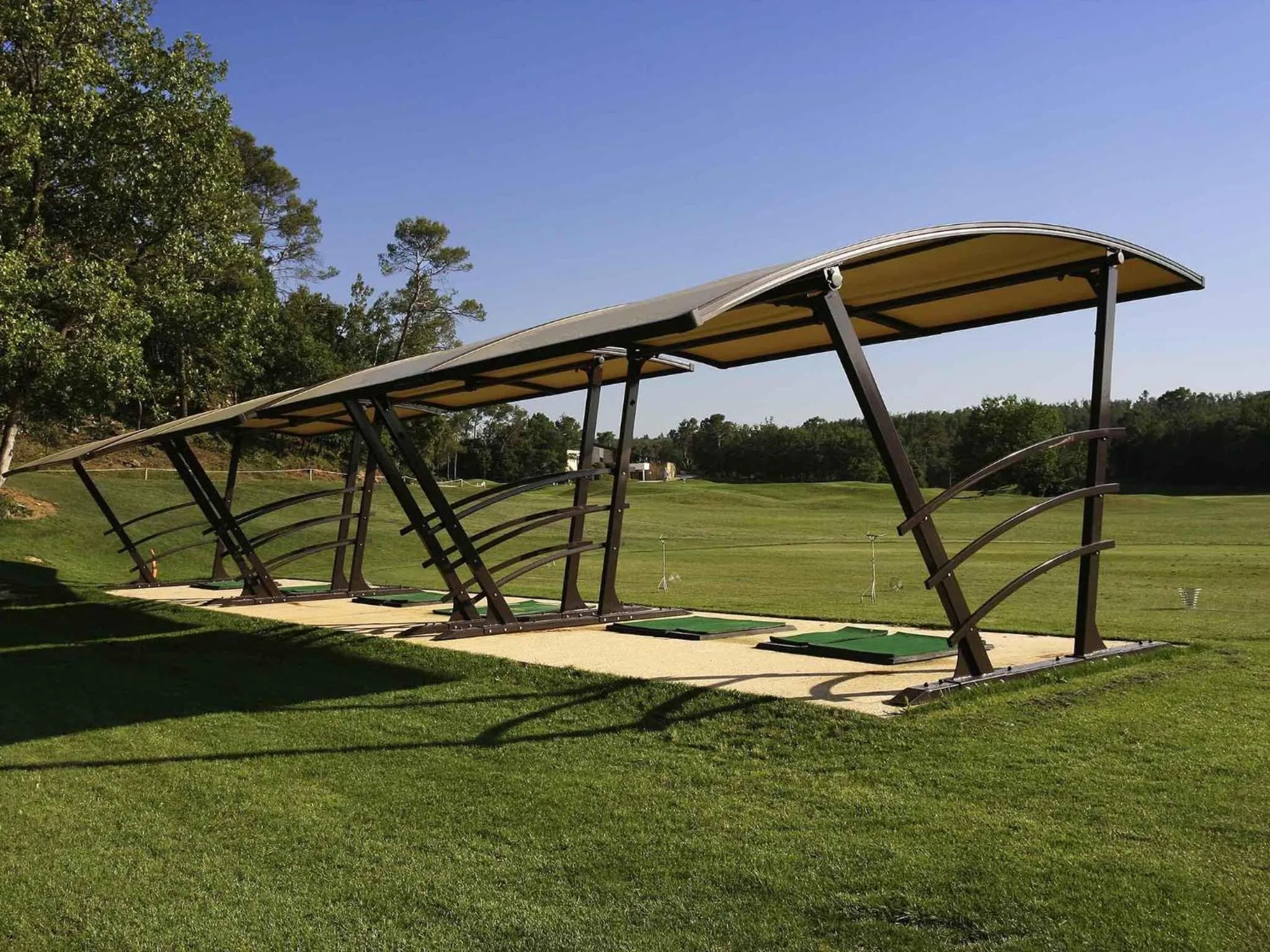 Golfcourse in Mercure Brignoles Golf de Barbaroux & Spa