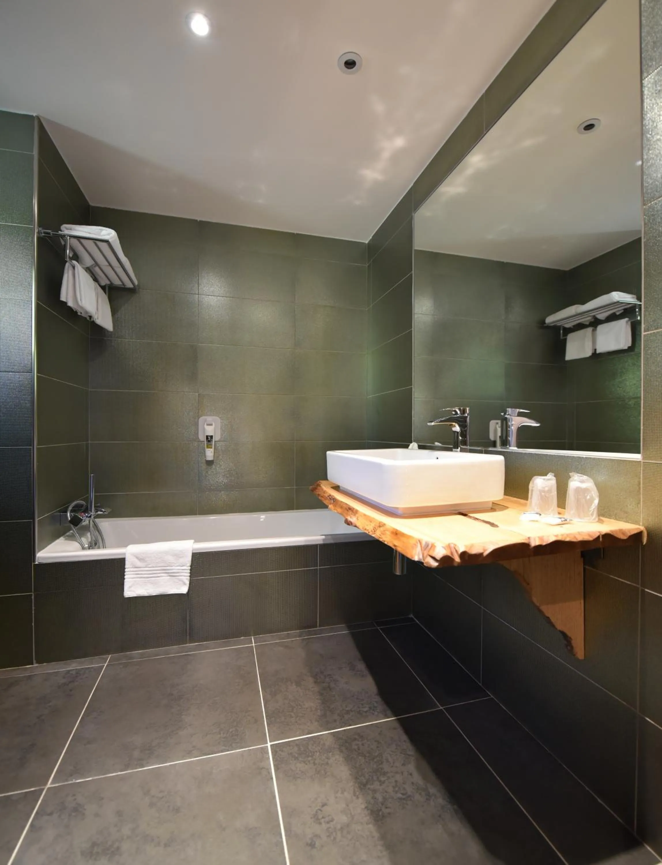 Superior Double Room in Mercure Brignoles Golf de Barbaroux & Spa