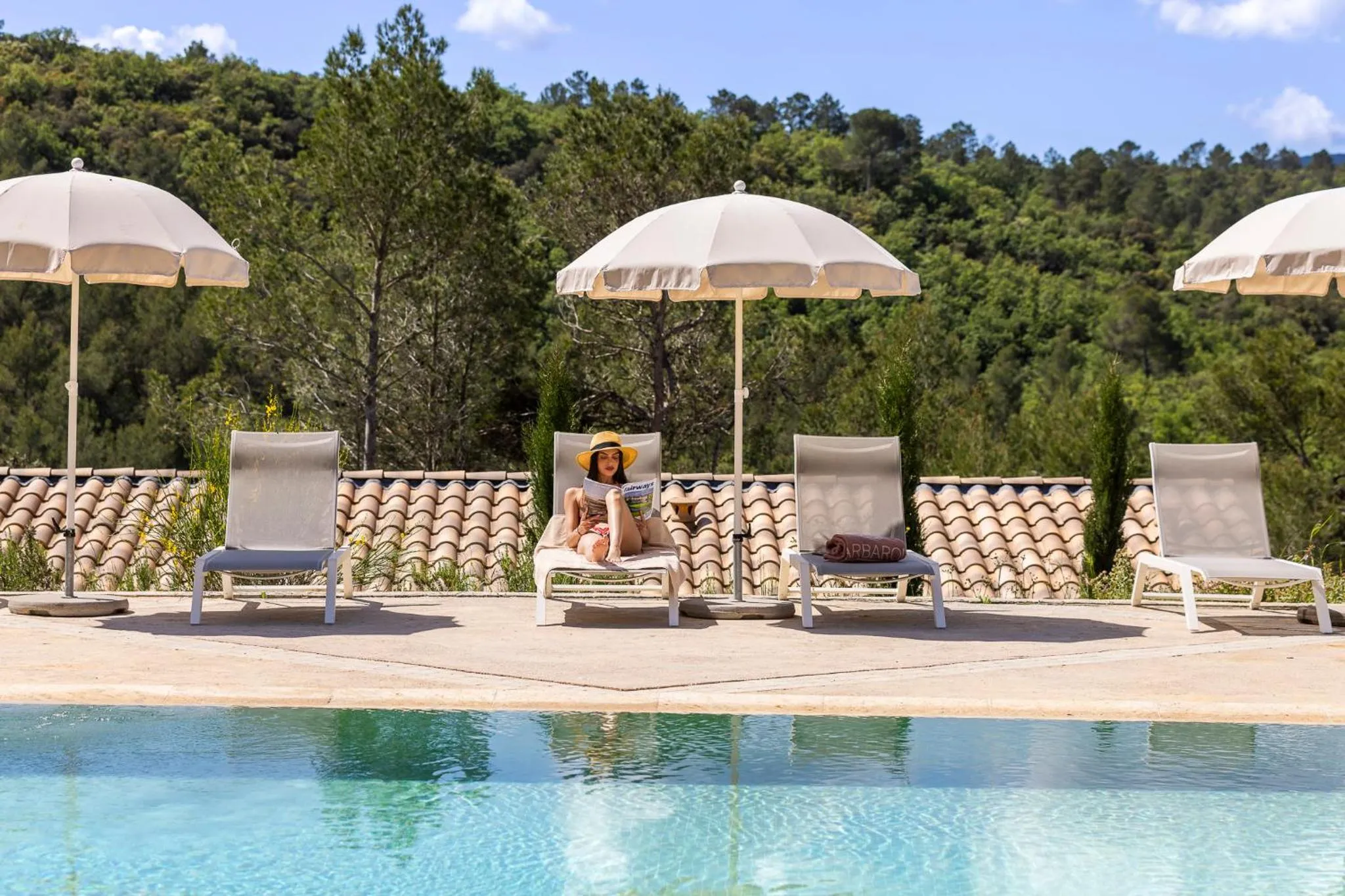 Swimming pool in Mercure Brignoles Golf de Barbaroux & Spa