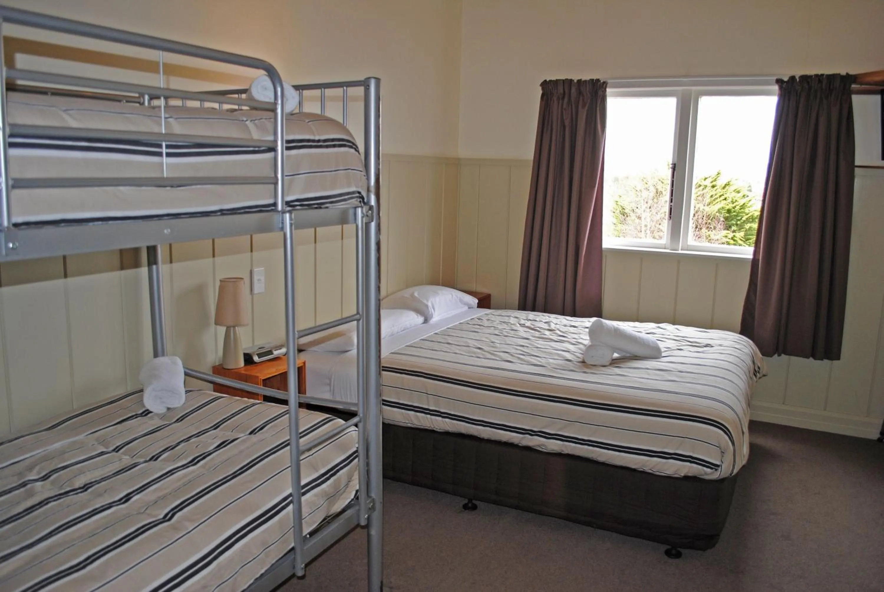 Photo of the whole room, Bed in Kings Ohakune
