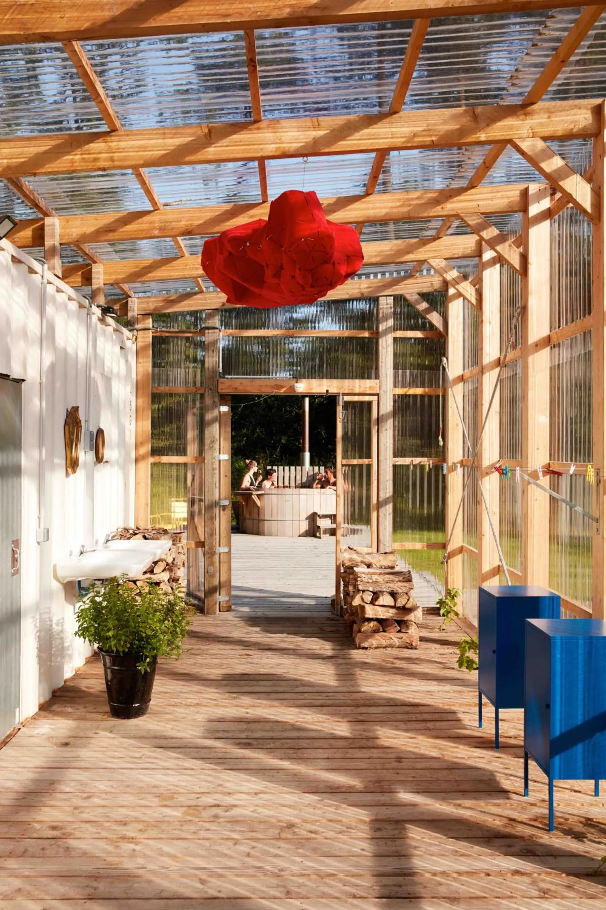 Restaurant/places to eat in La Belle Folie