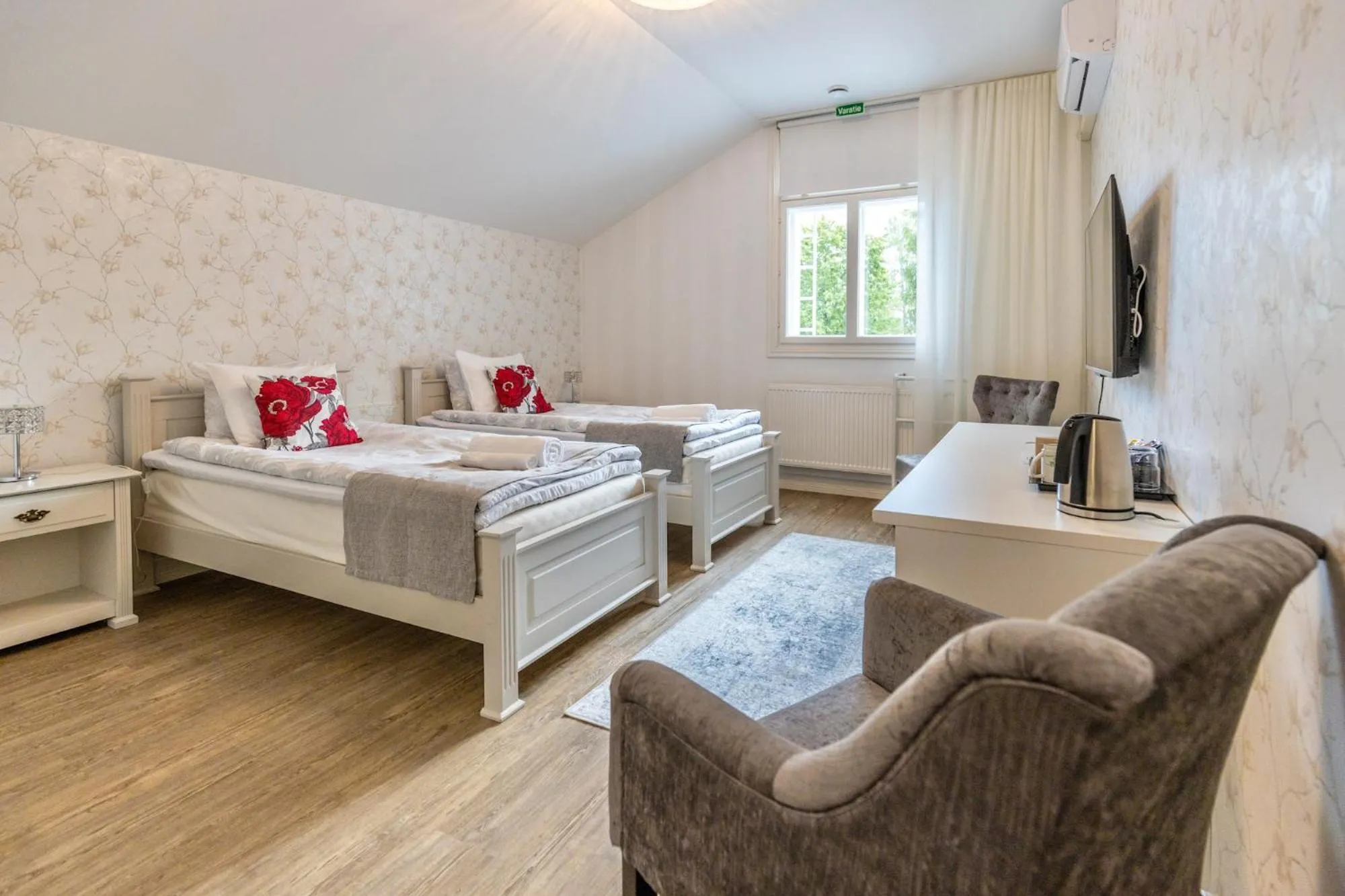 air conditioner, Bed in Radalla Resort