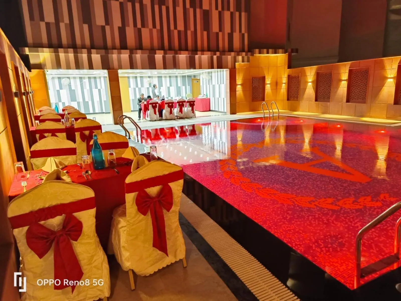 Restaurant/places to eat in HOTEL ANAND INTERNATIONAL