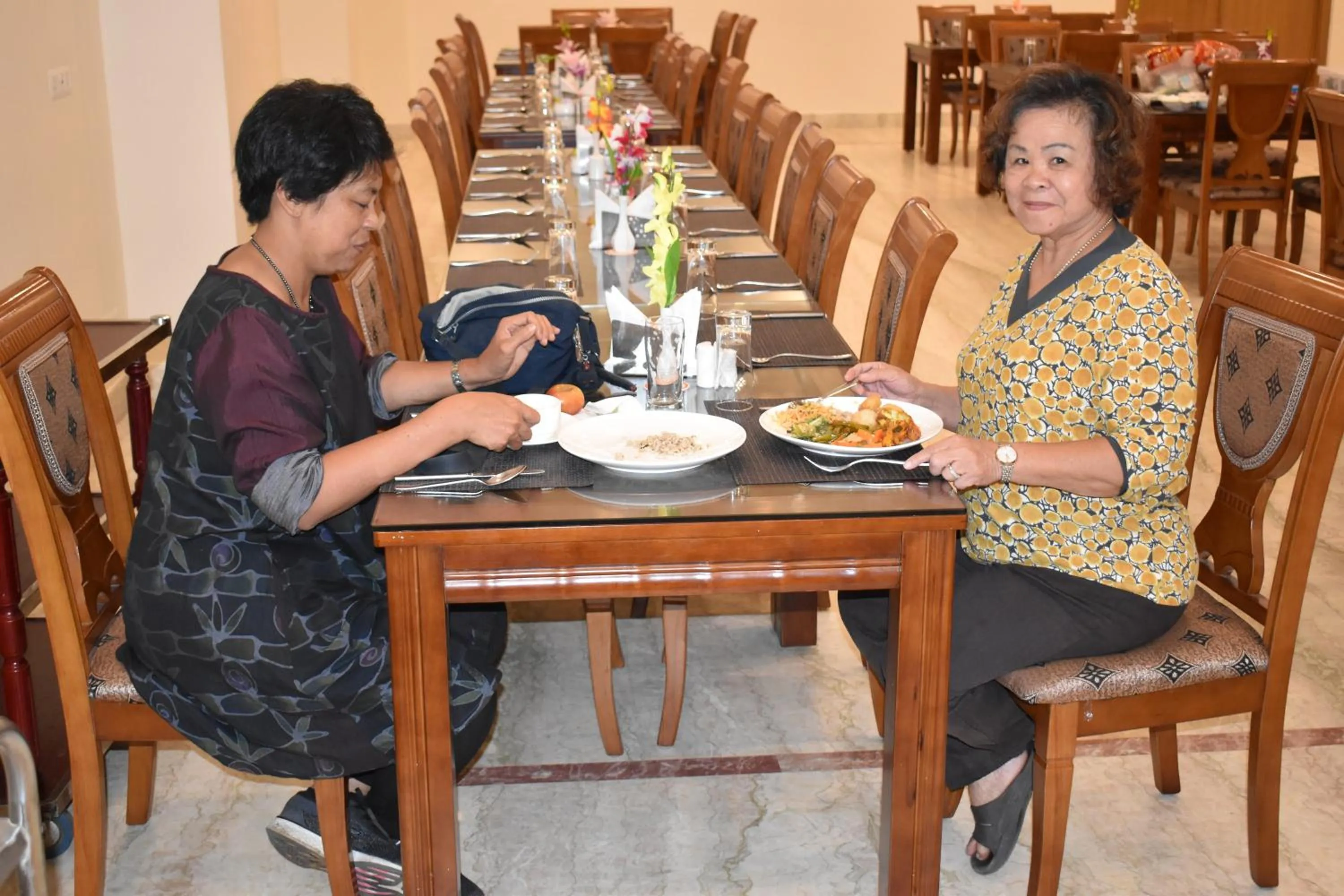 Restaurant/places to eat in HOTEL ANAND INTERNATIONAL