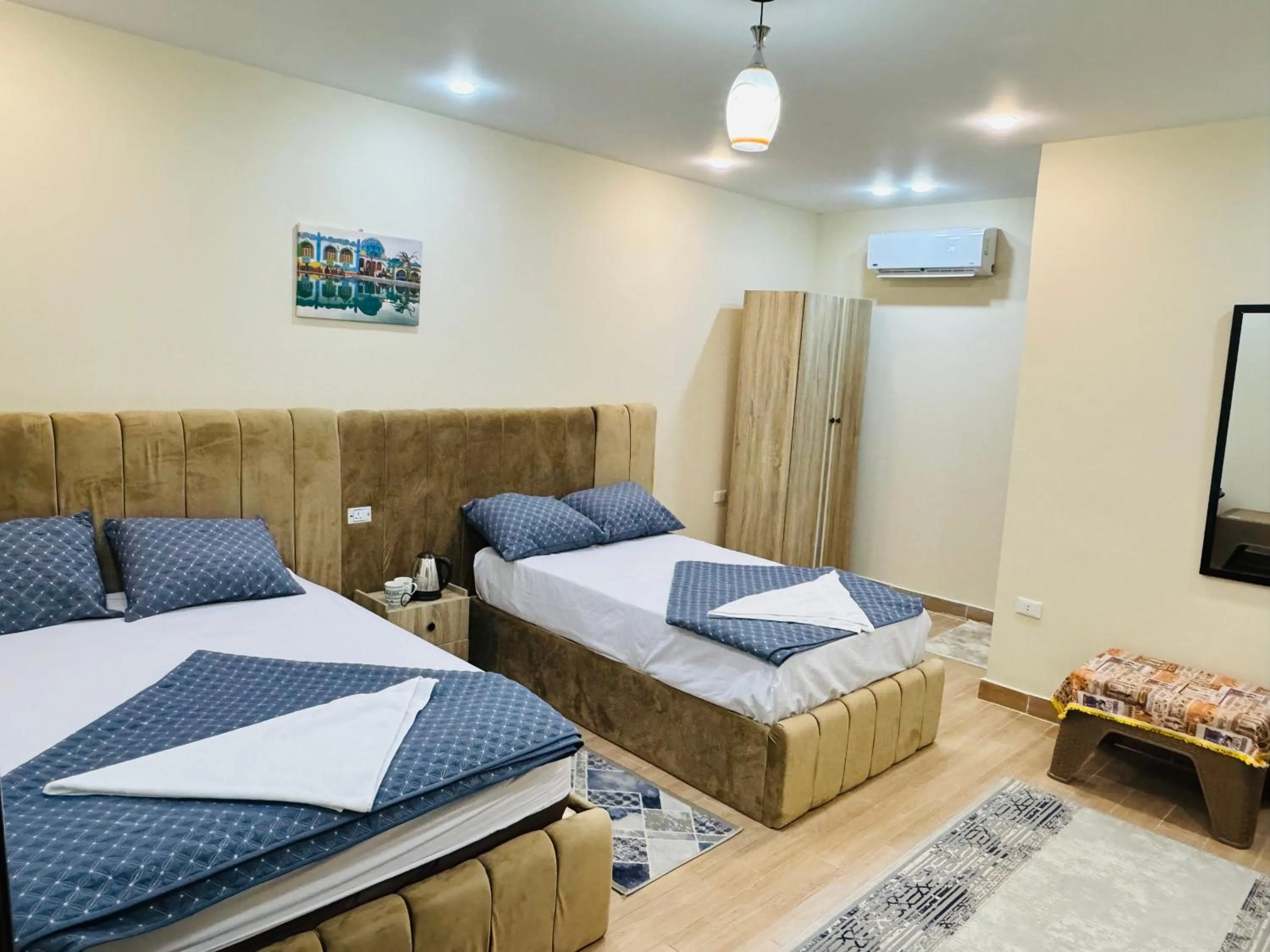 Bed in Sphinx palace pyramids view inn