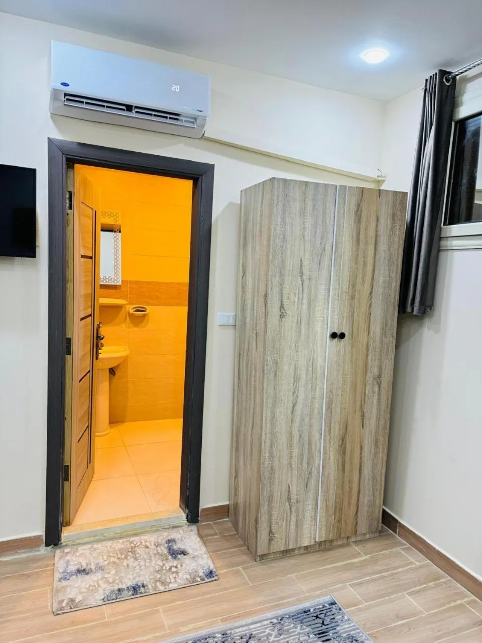 Sphinx palace pyramids view inn