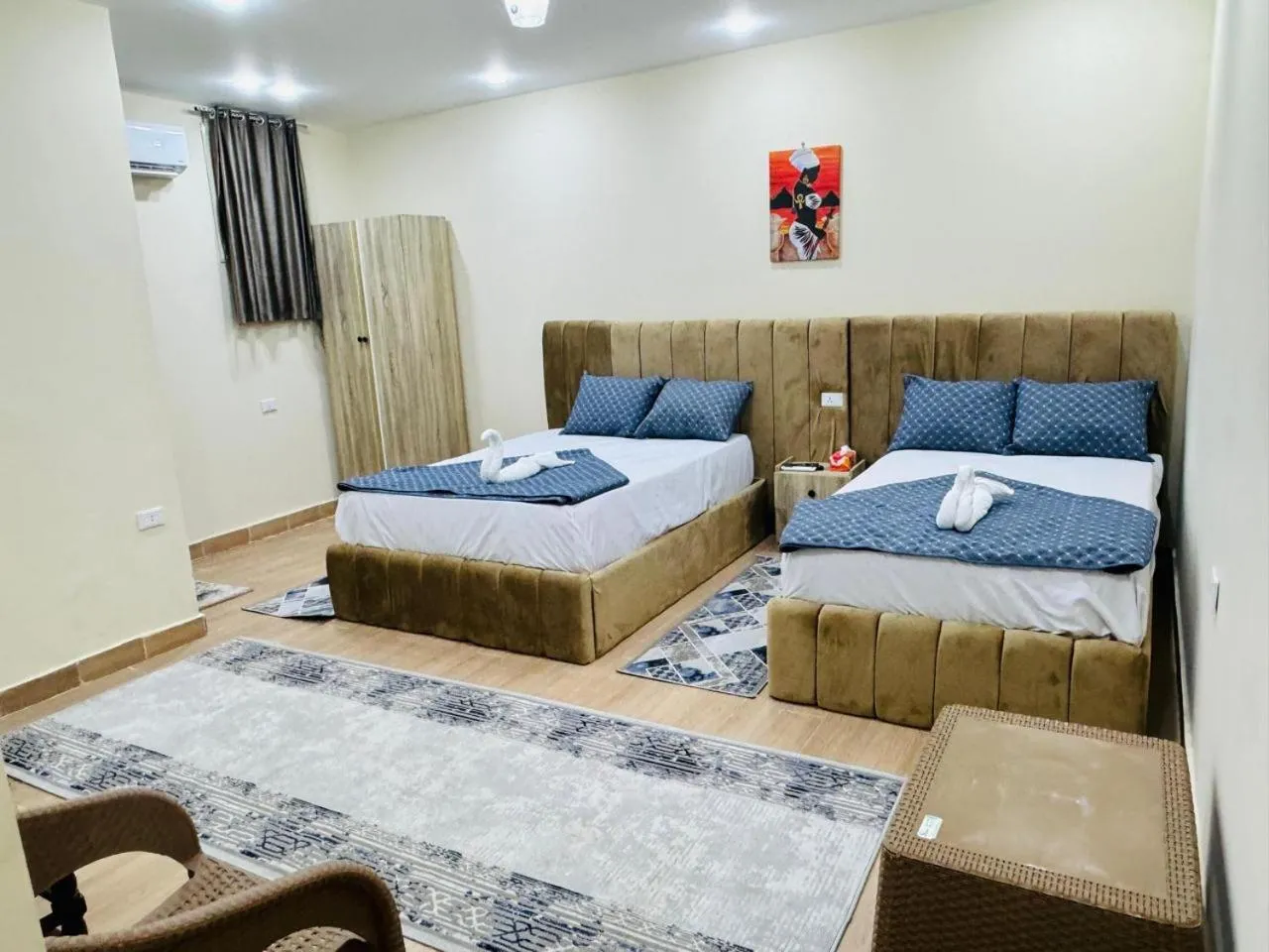 Bed in Sphinx palace pyramids view inn