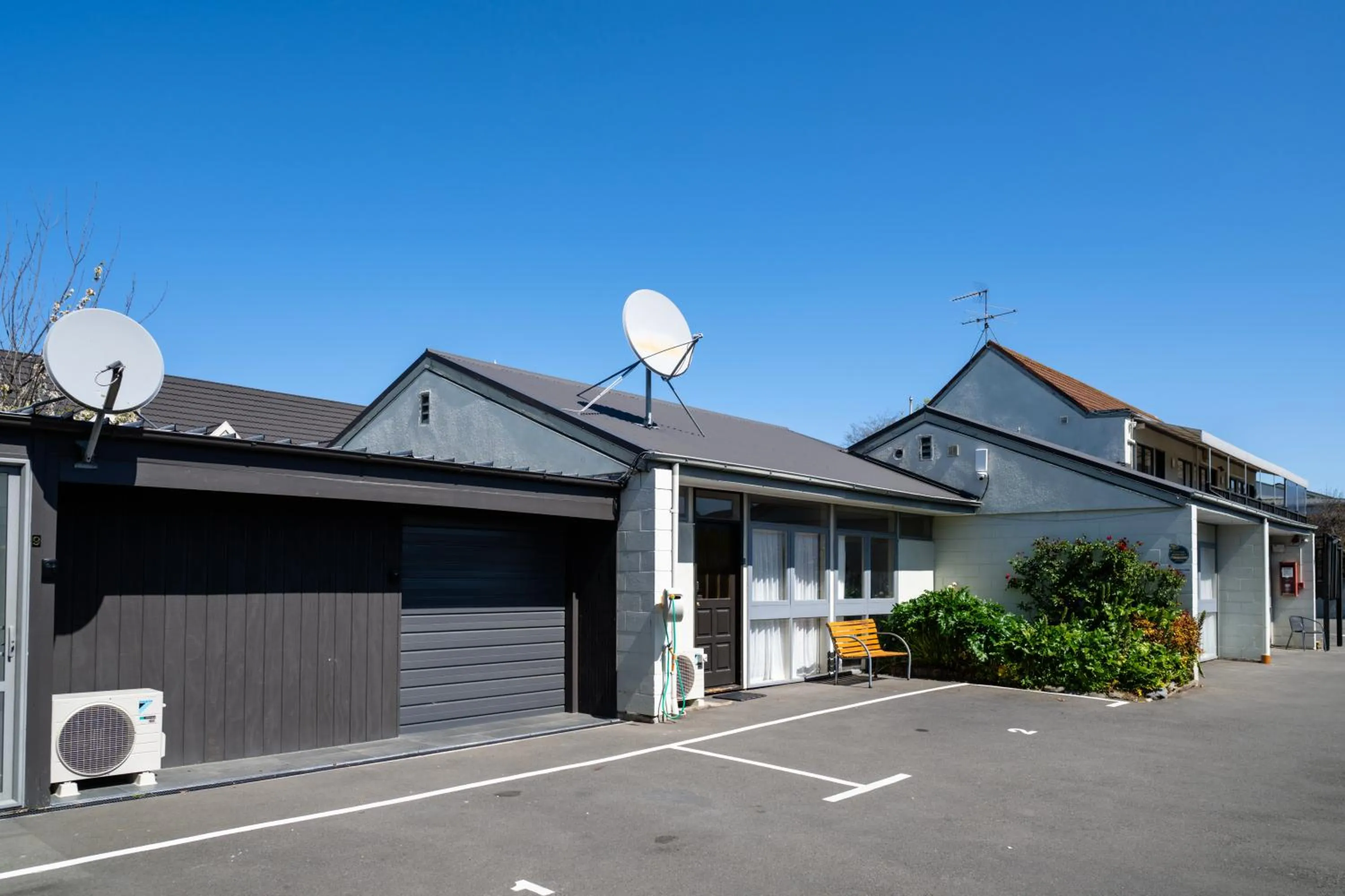 Property building in Merivale Court Motel & Apartments