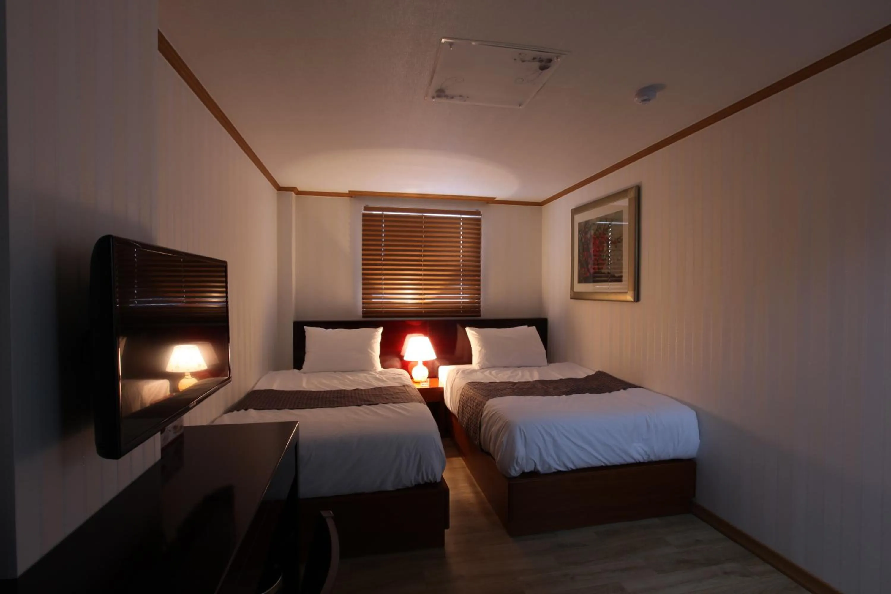 Bedroom, Bed in Hotel Daewoo Inn