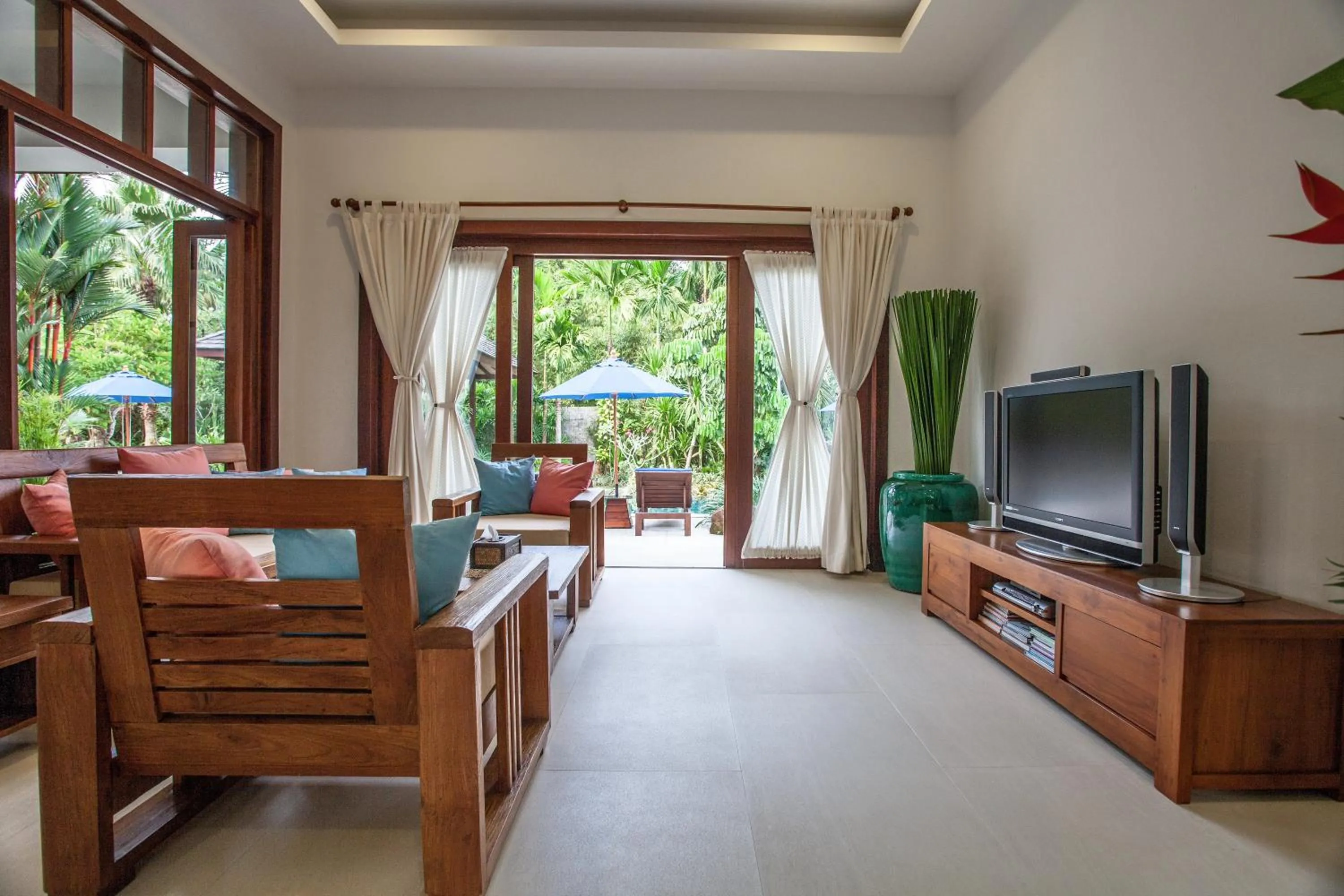 TV and multimedia in Baan Pinya Balinese Style Pool Villa