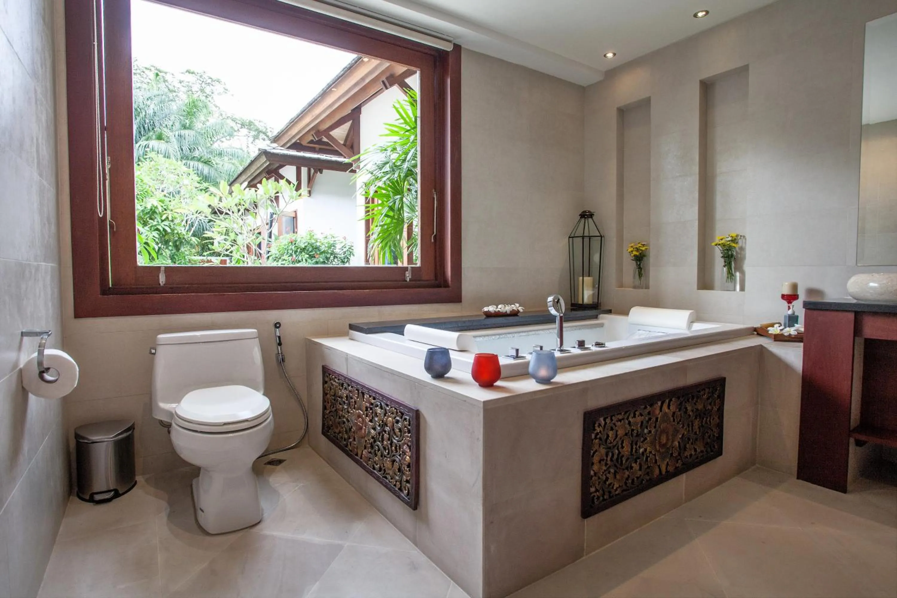 Hot Tub in Baan Pinya Balinese Style Pool Villa