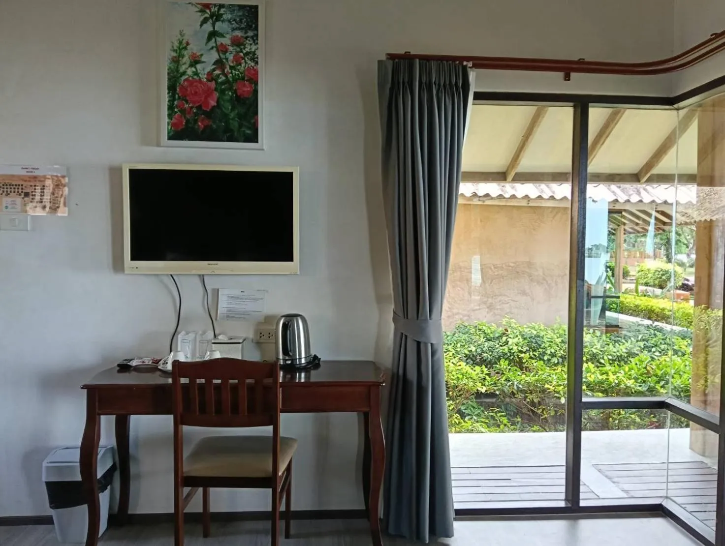 Area and facilities in Flora I Talay