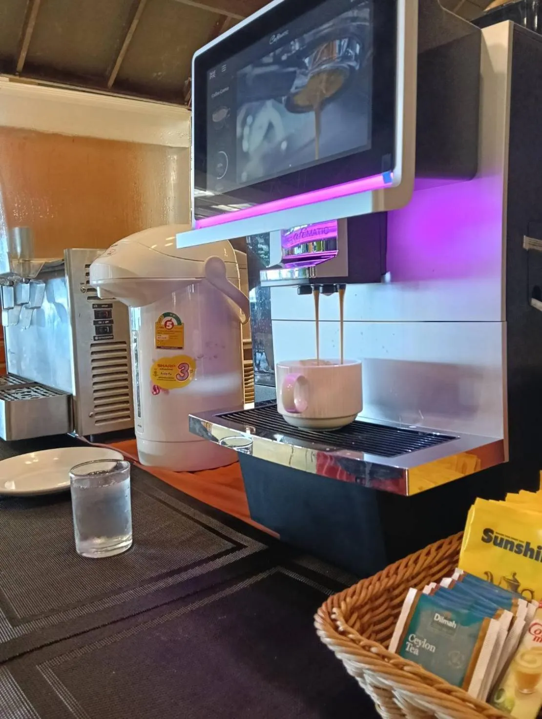 Breakfast in Flora I Talay