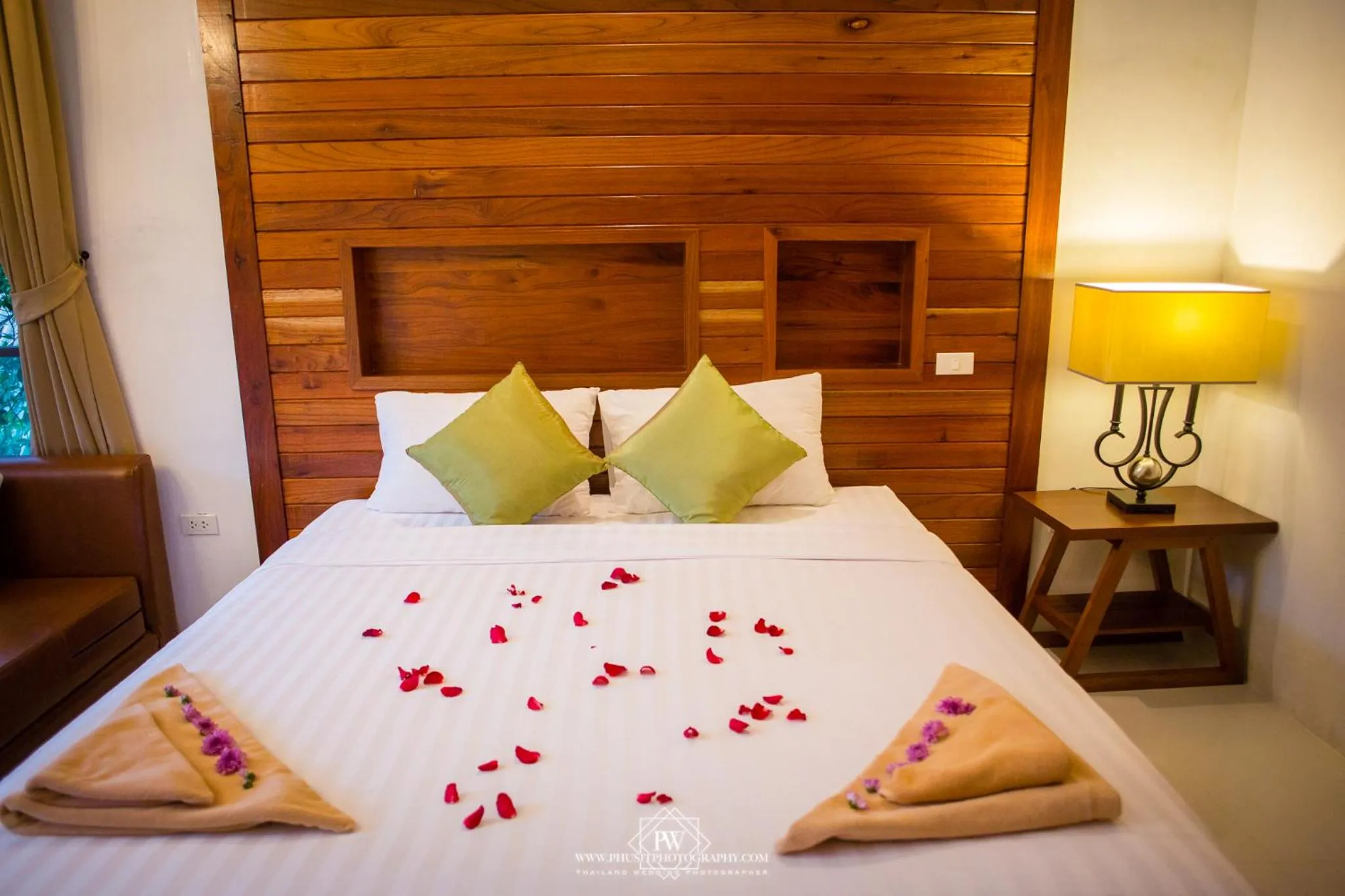 Bed in Flora I Talay