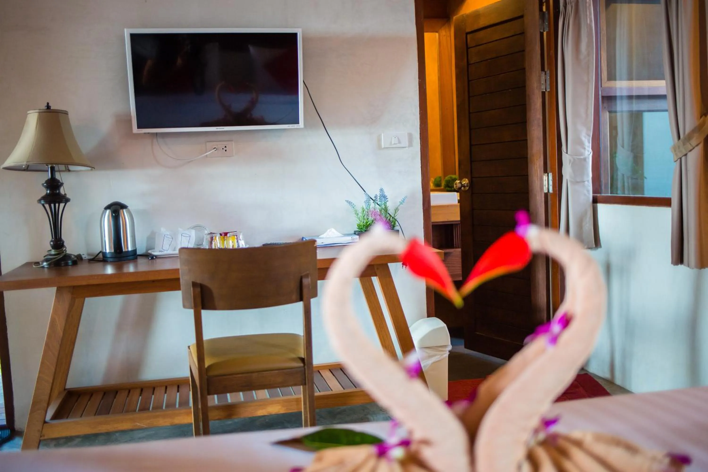 TV and multimedia, Bed in Flora I Talay