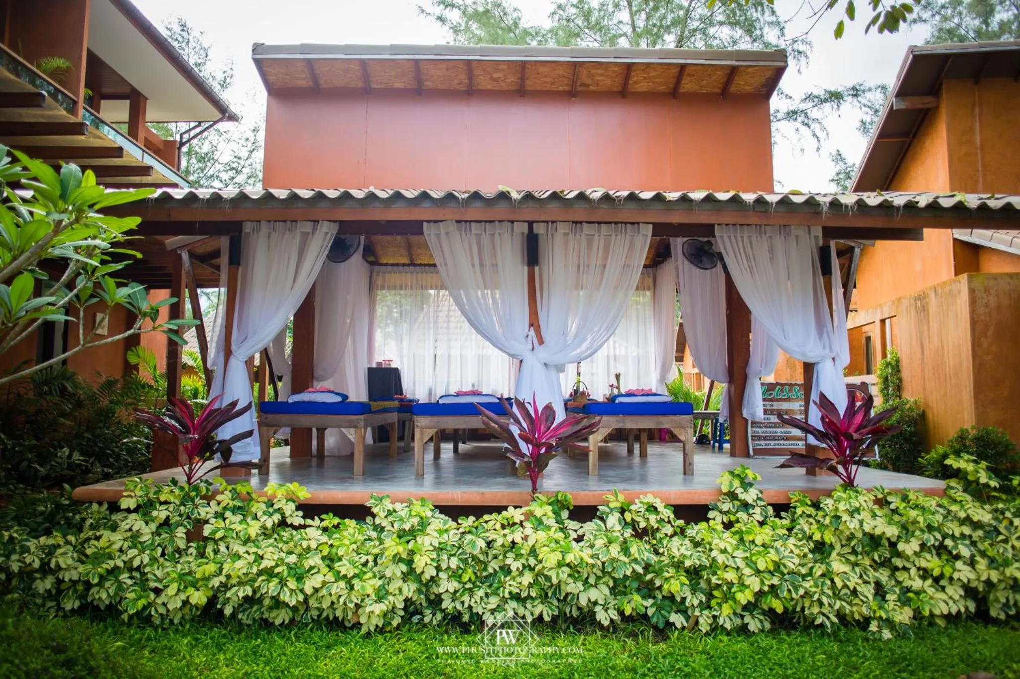 Property building in Flora I Talay