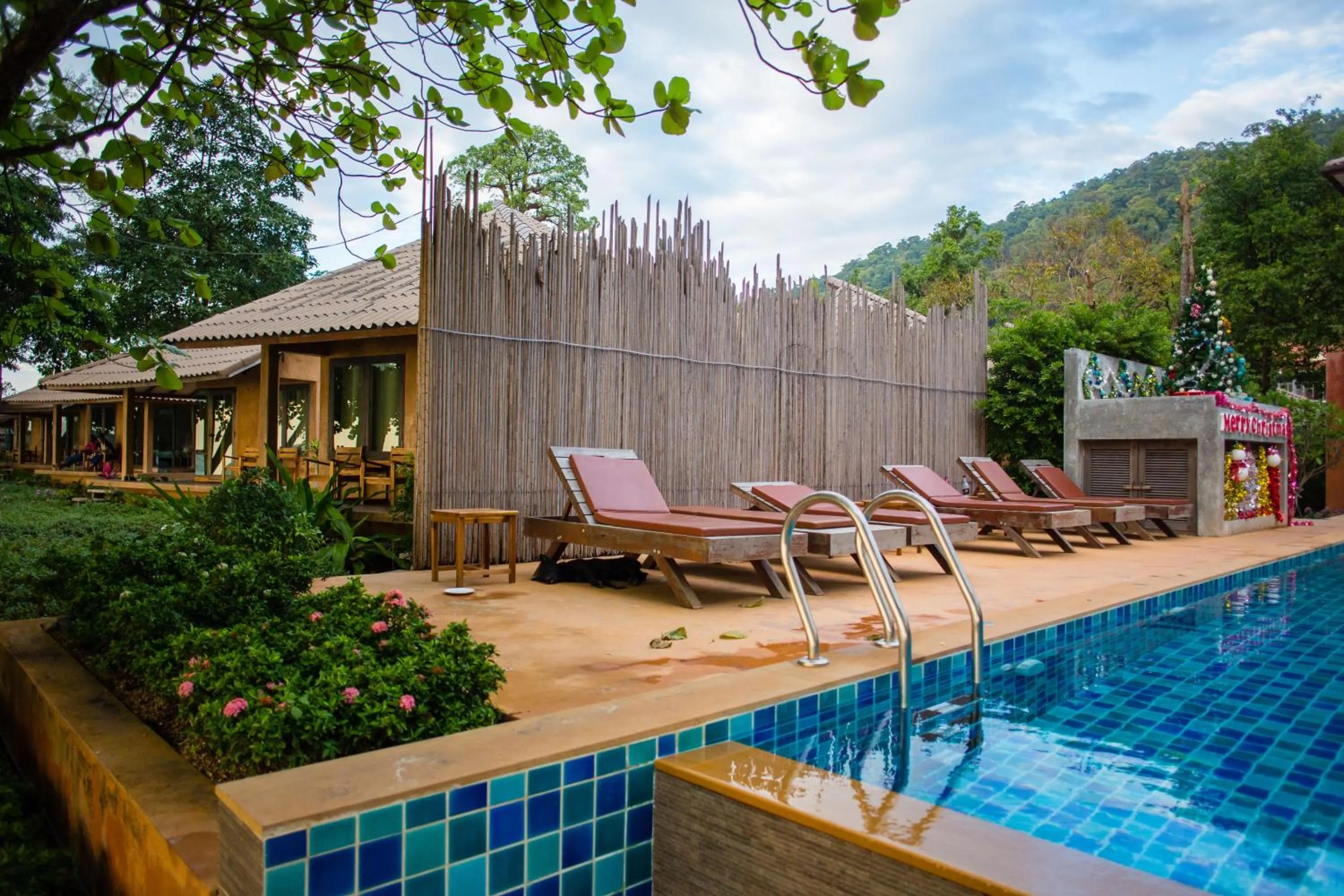 Property building in Flora I Talay